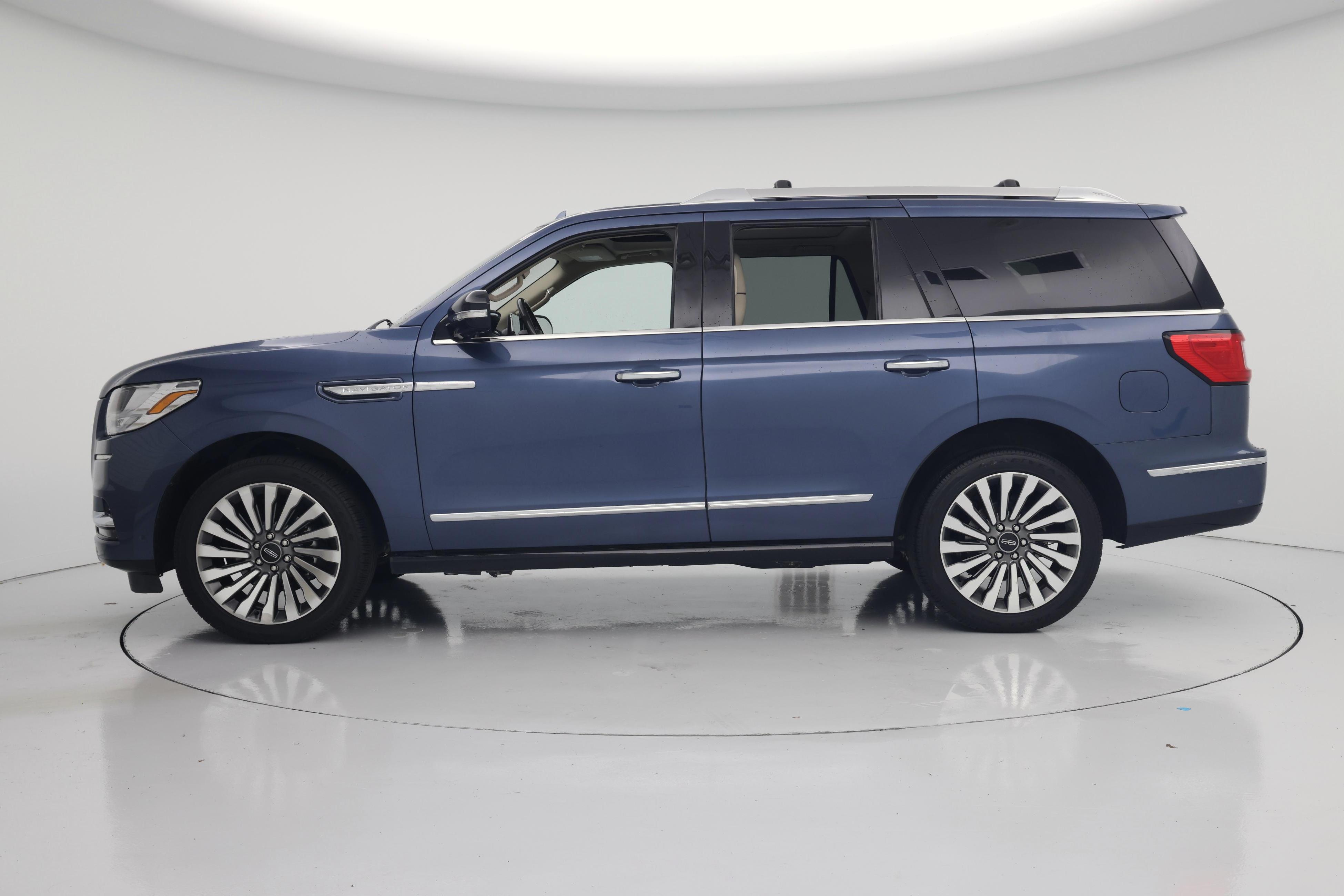 Thumbnail: 2018 Lincoln Navigator - 3