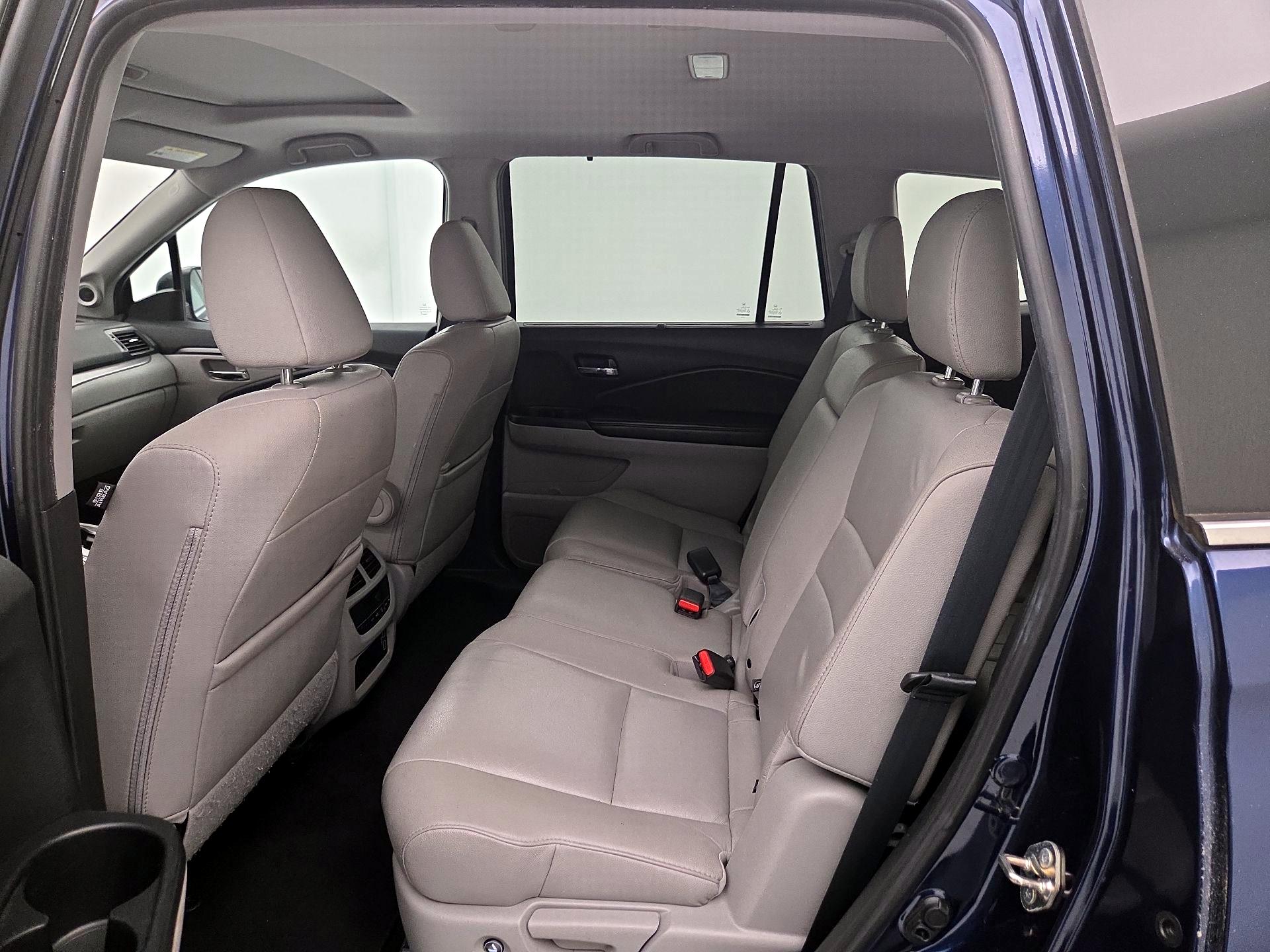 Thumbnail: 2019 Honda Pilot - 20