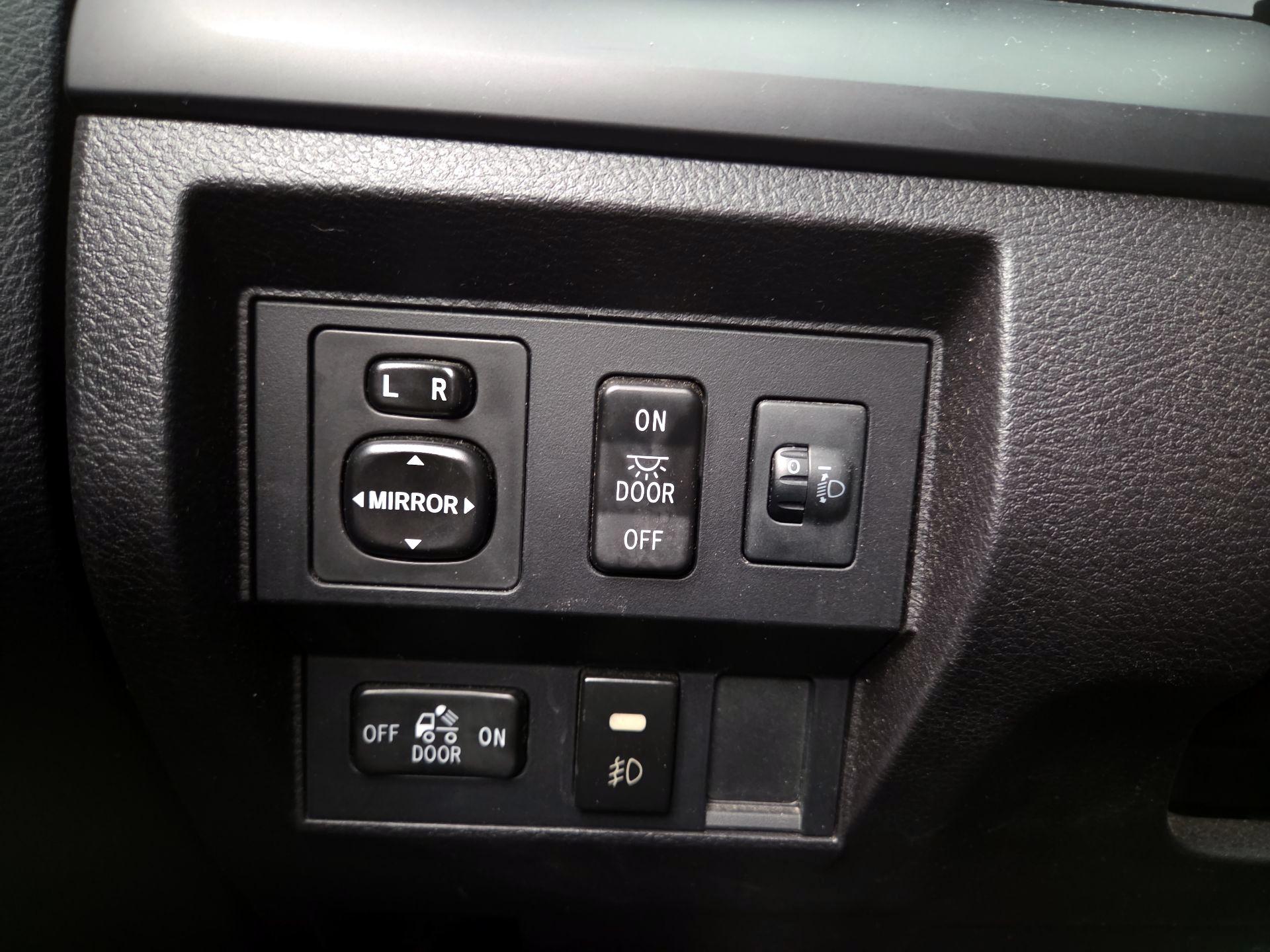 Thumbnail: 2015 Toyota Tundra - 13