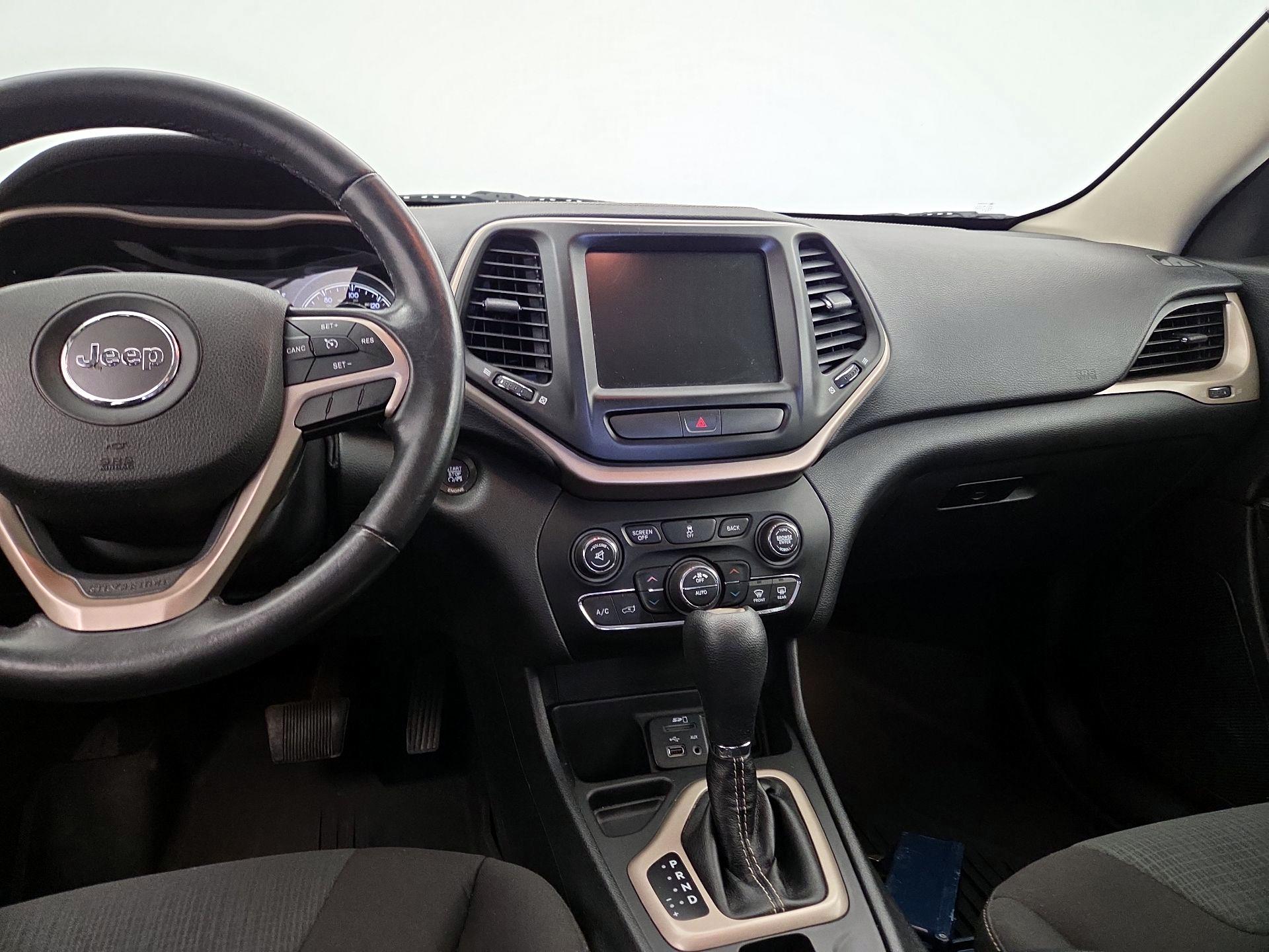Thumbnail: 2016 Jeep Cherokee - 9
