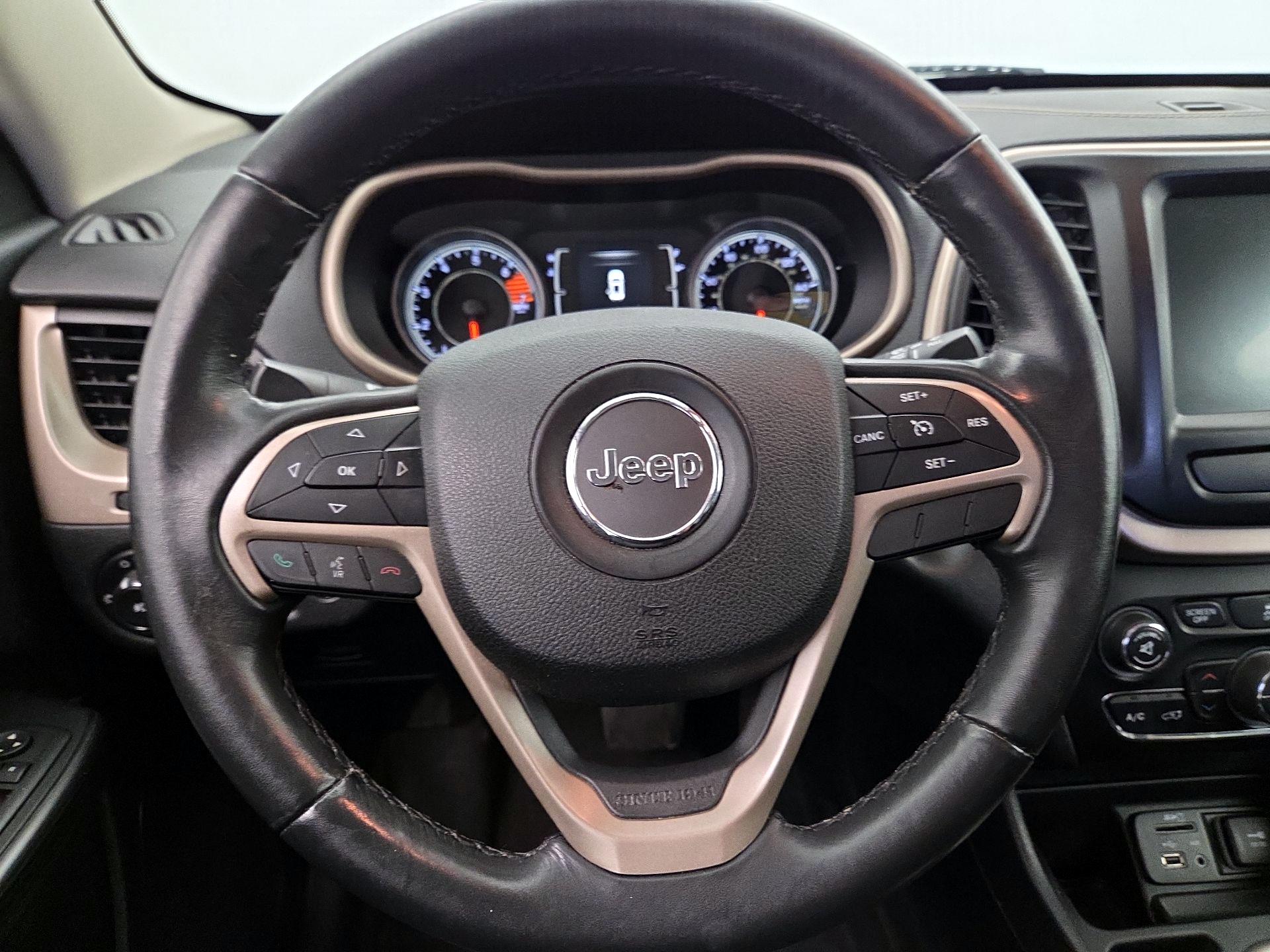 Thumbnail: 2016 Jeep Cherokee - 10