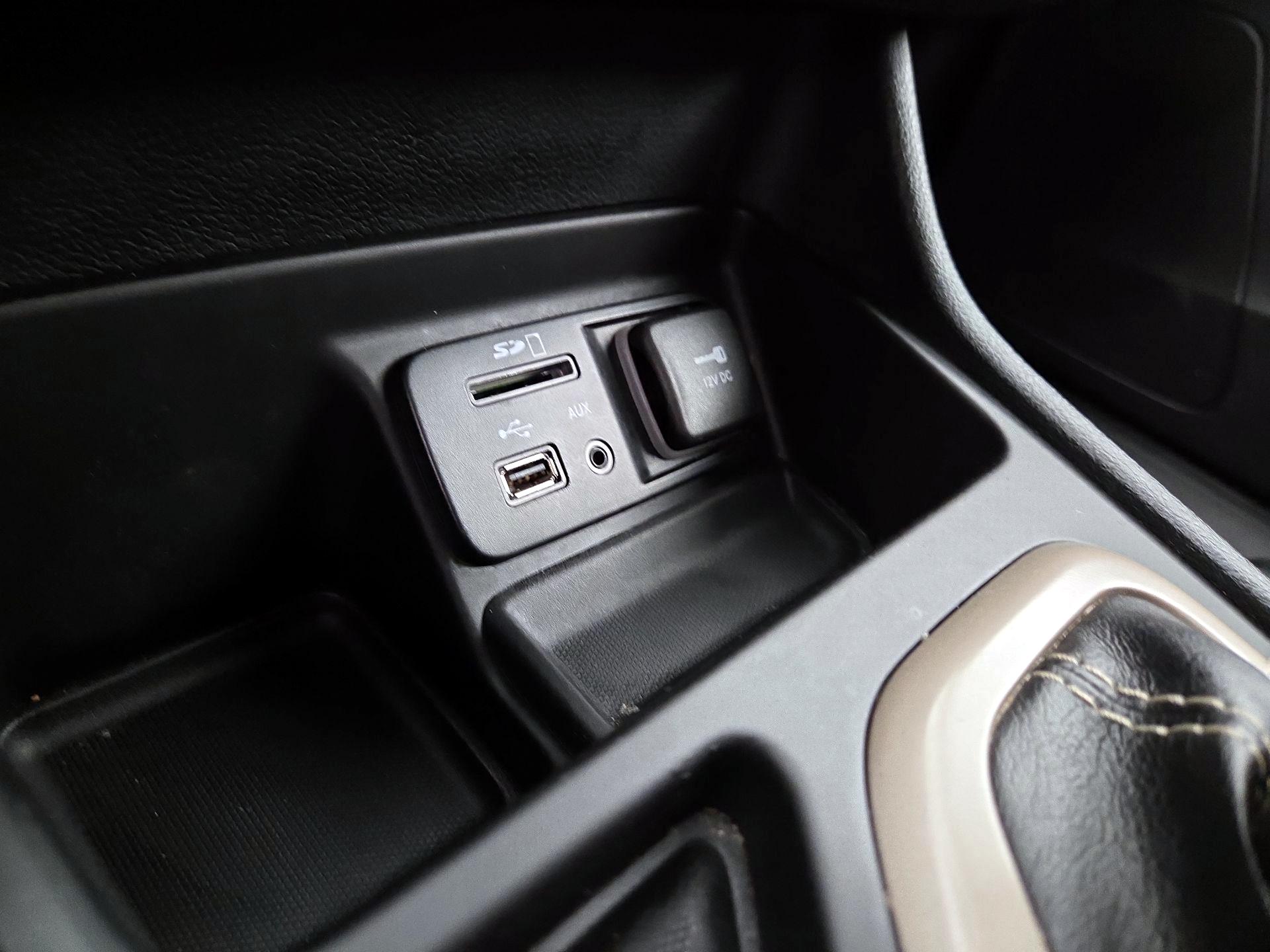 Thumbnail: 2016 Jeep Cherokee - 18