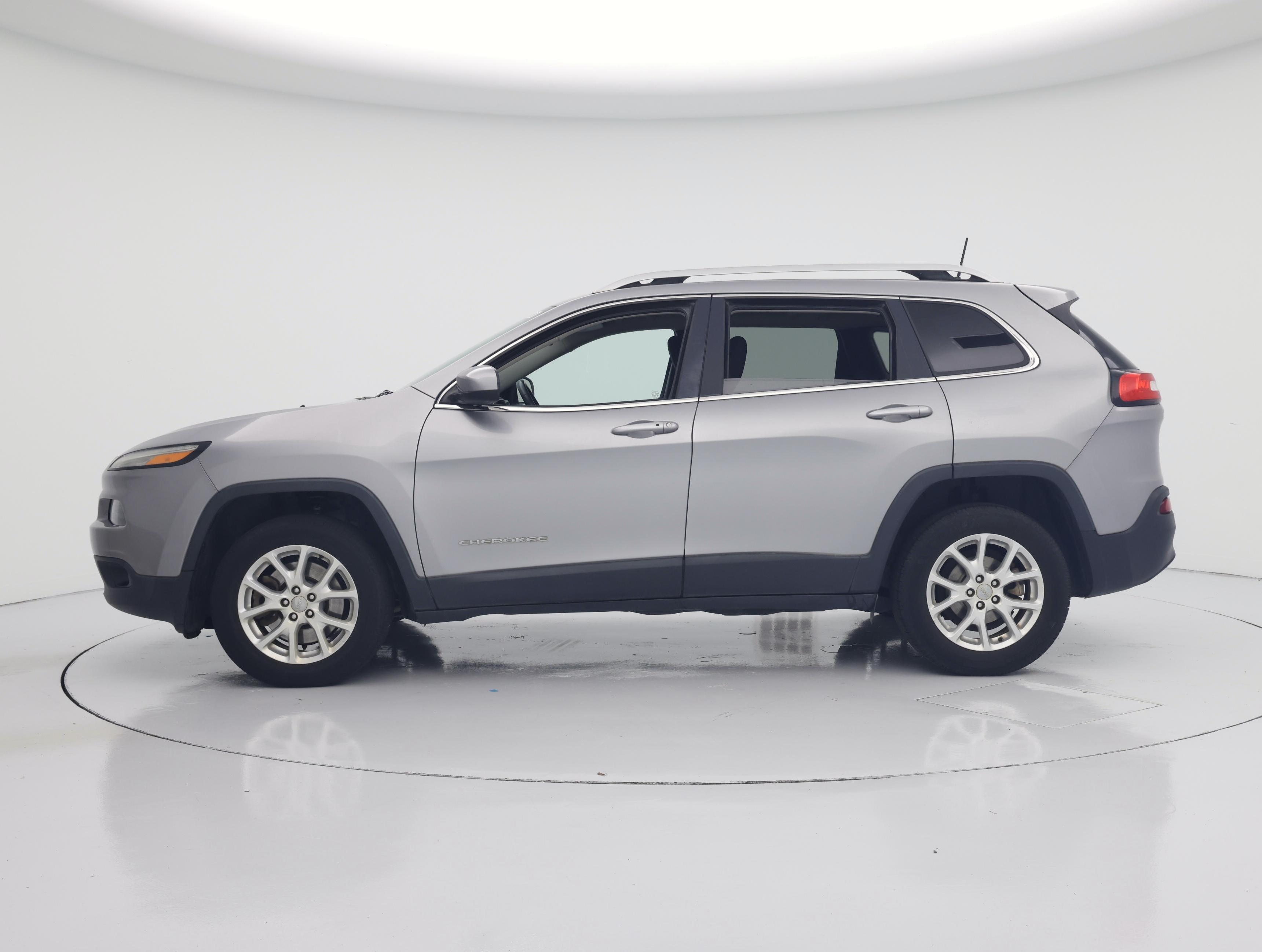 Thumbnail: 2016 Jeep Cherokee - 3