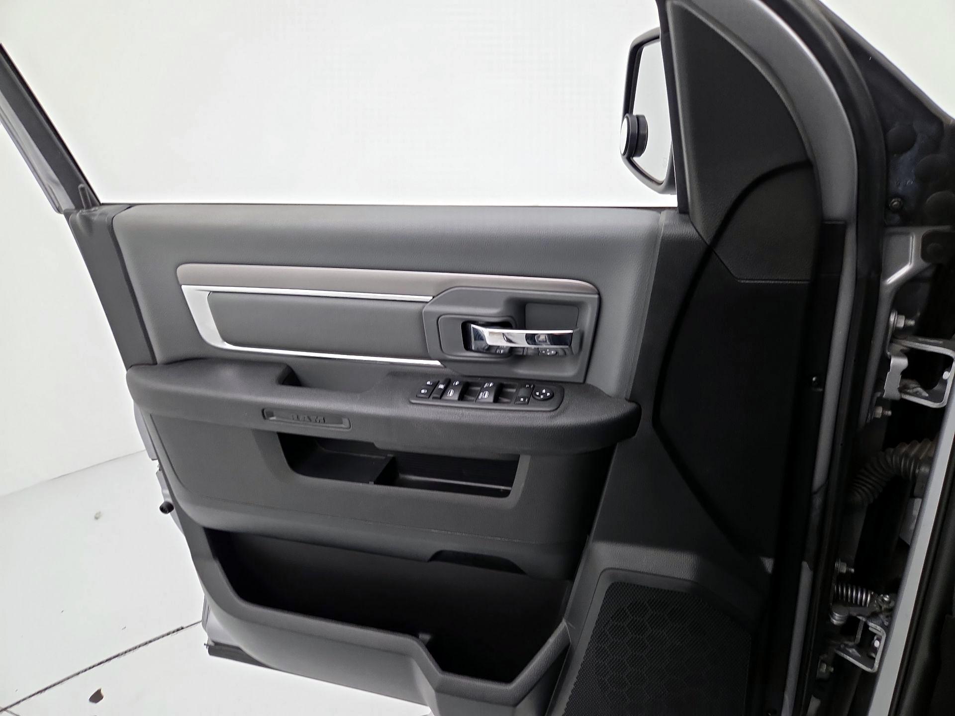 Thumbnail: 2022 RAM 1500 Classic - 12