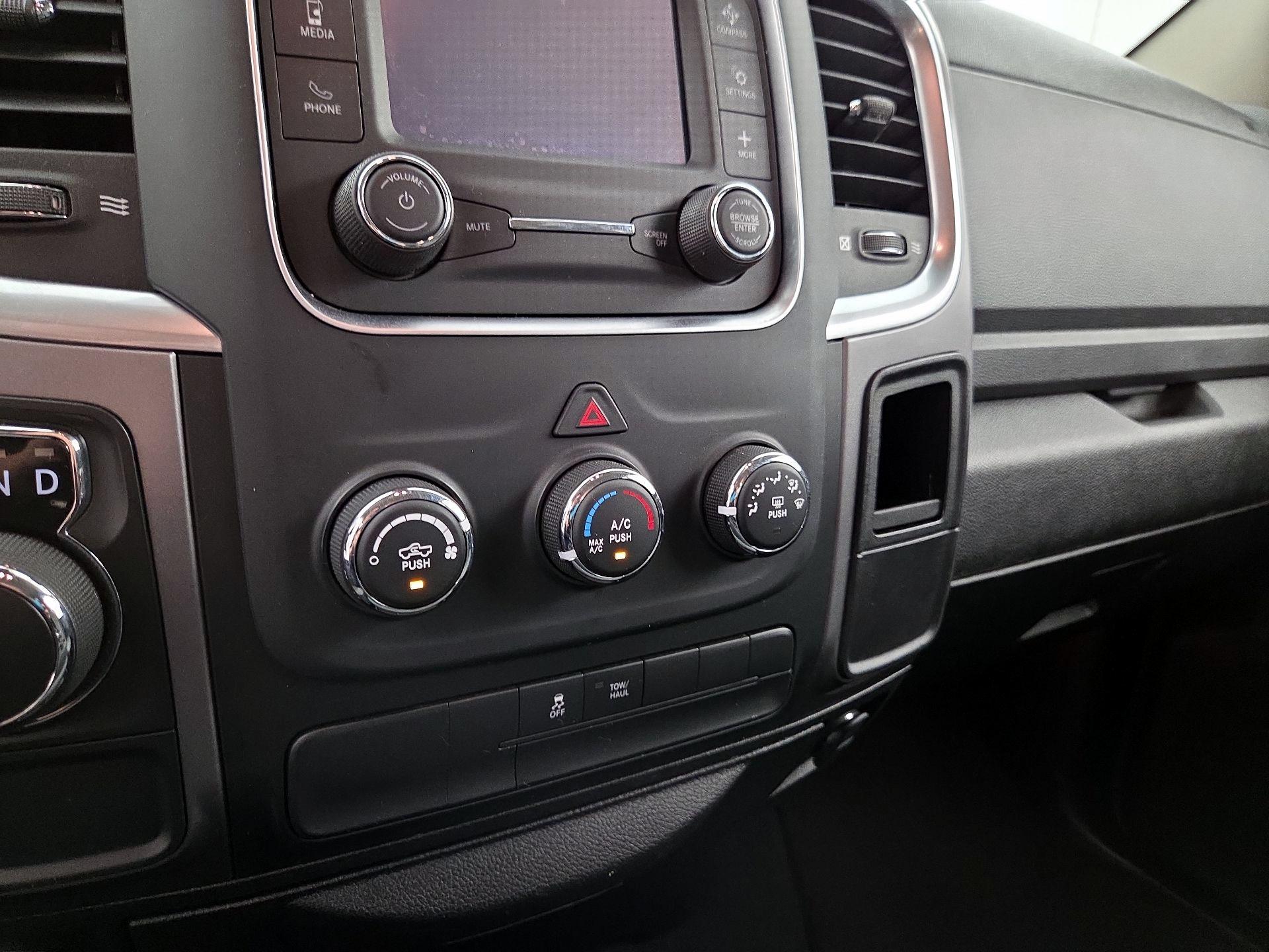 Thumbnail: 2022 RAM 1500 Classic - 16