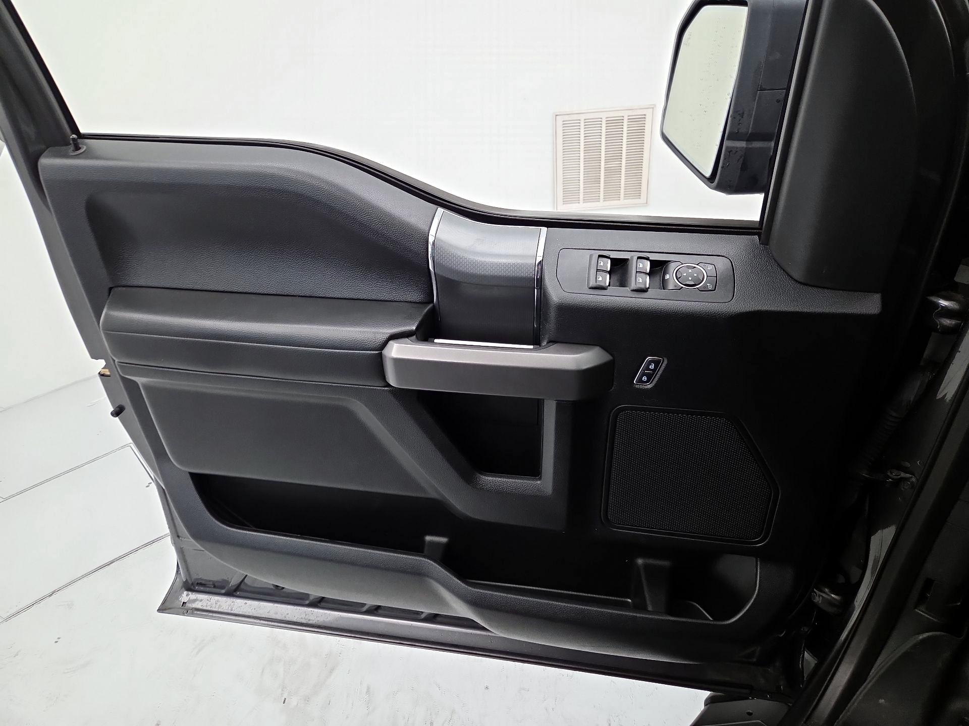 Thumbnail: 2017 Ford F-150 - 12