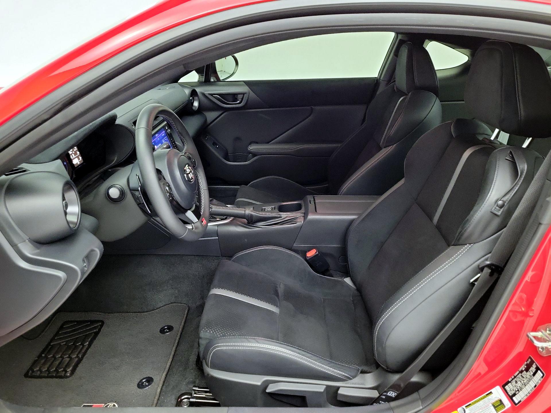 Thumbnail: 2023 Toyota GR86 - 11