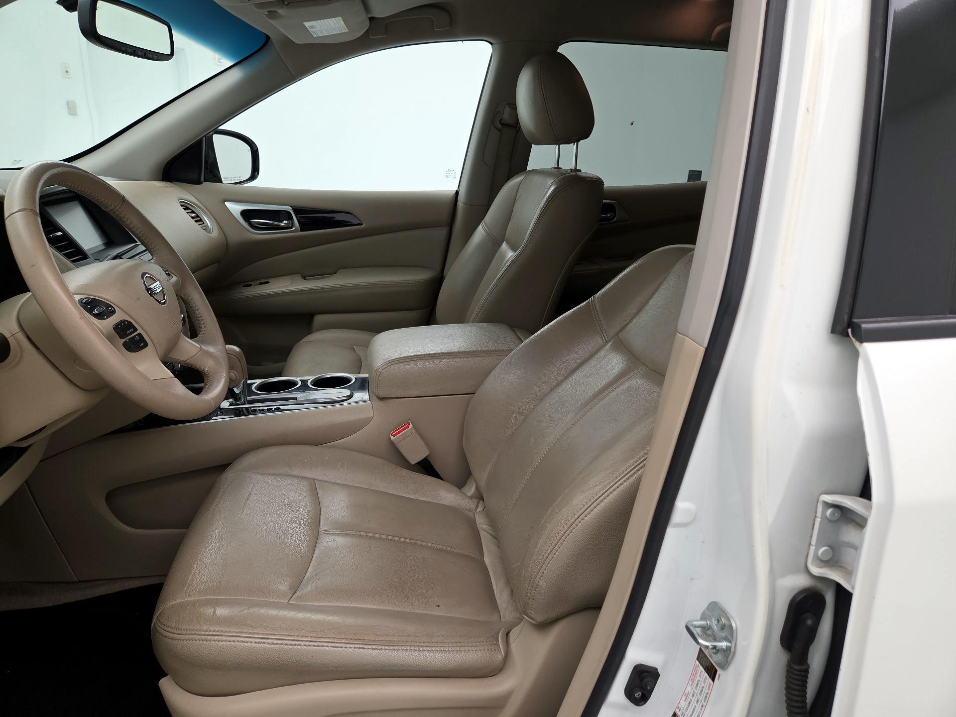 Thumbnail: 2015 Nissan Pathfinder - 11