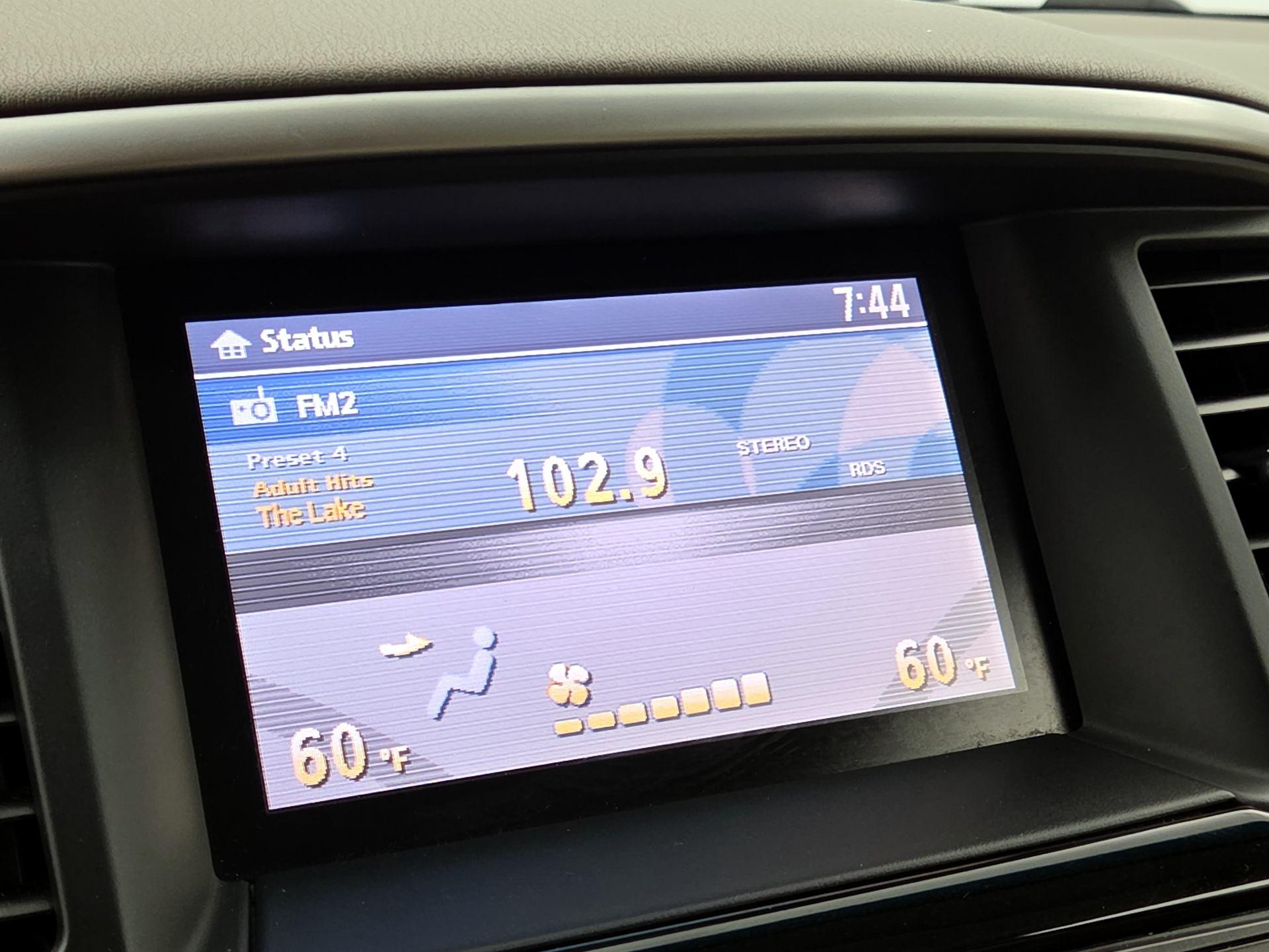 Thumbnail: 2015 Nissan Pathfinder - 16