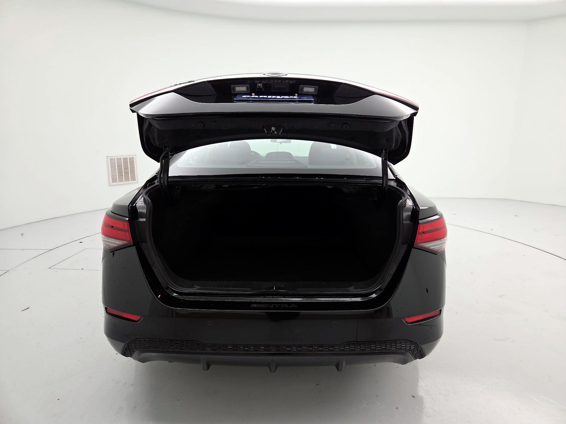 Thumbnail: 2020 Nissan Sentra - 20