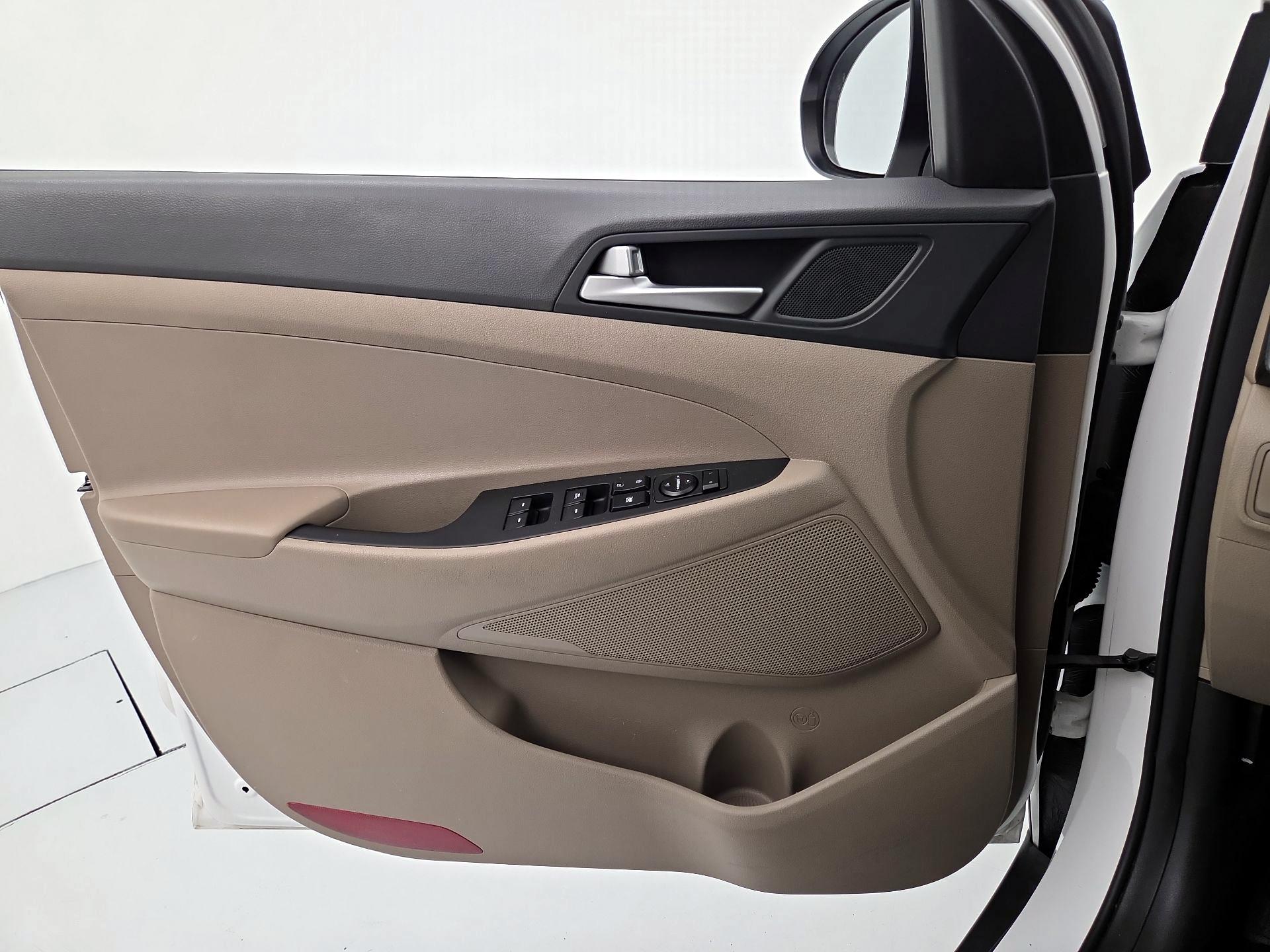 Thumbnail: 2019 Hyundai Tucson - 12