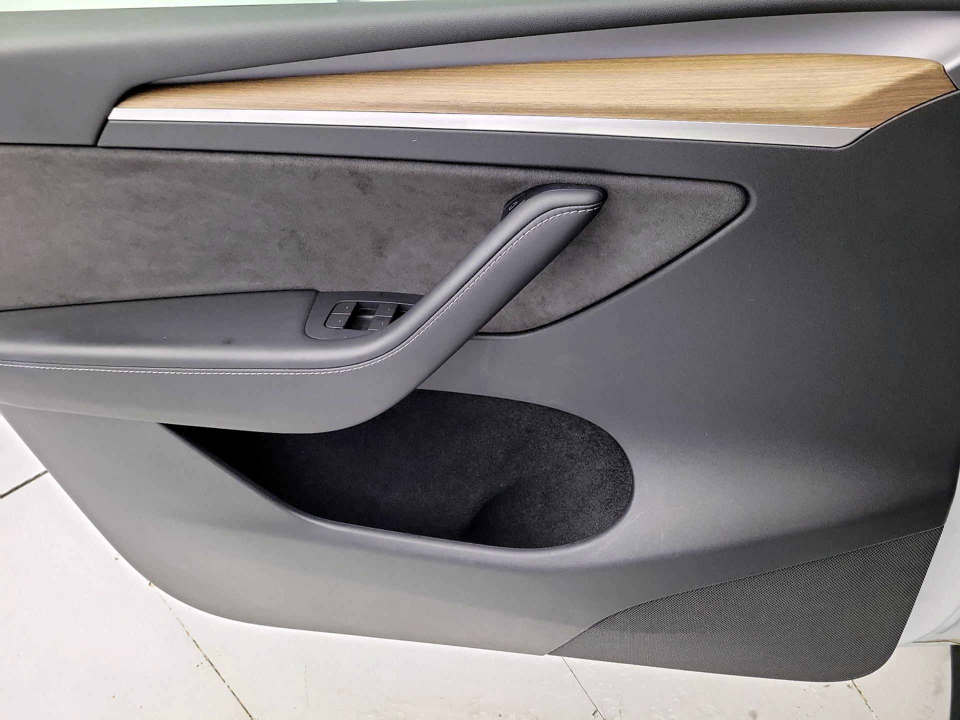 Thumbnail: 2023 Tesla Model Y - 12