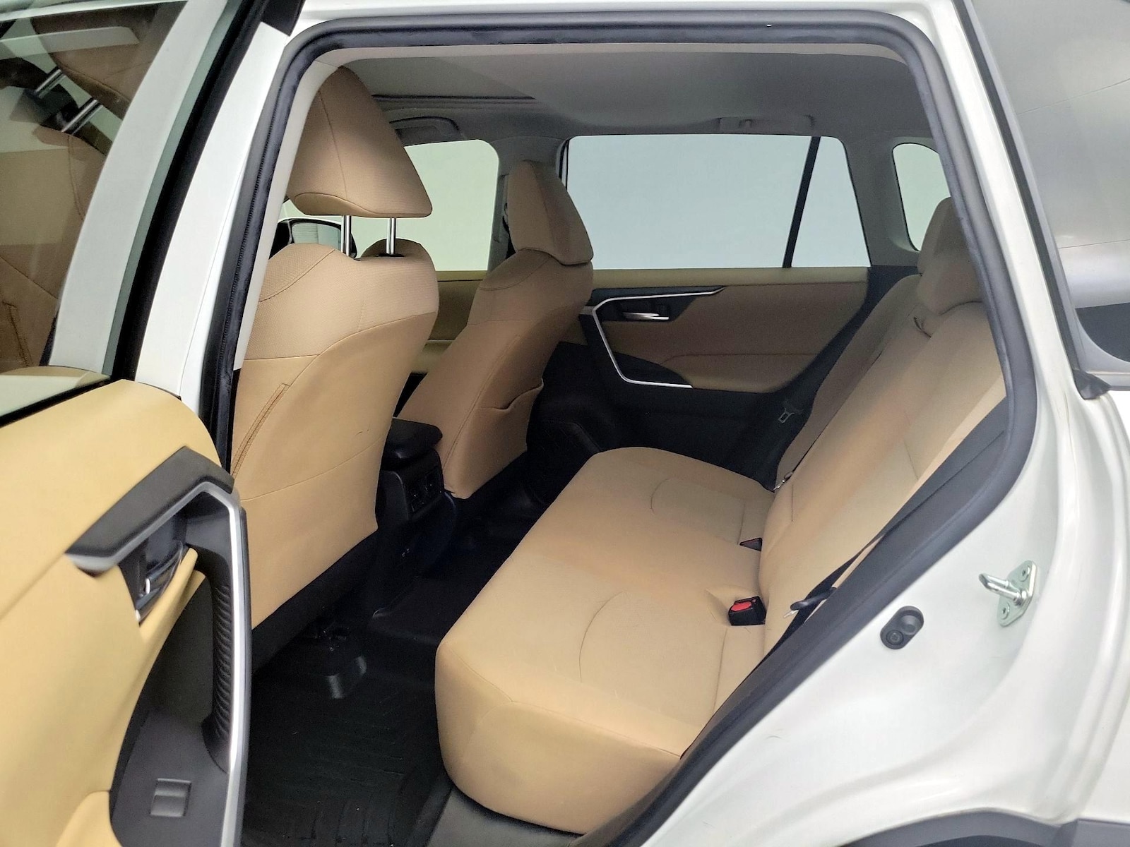 2020 Toyota RAV4 XLE - Photo 21