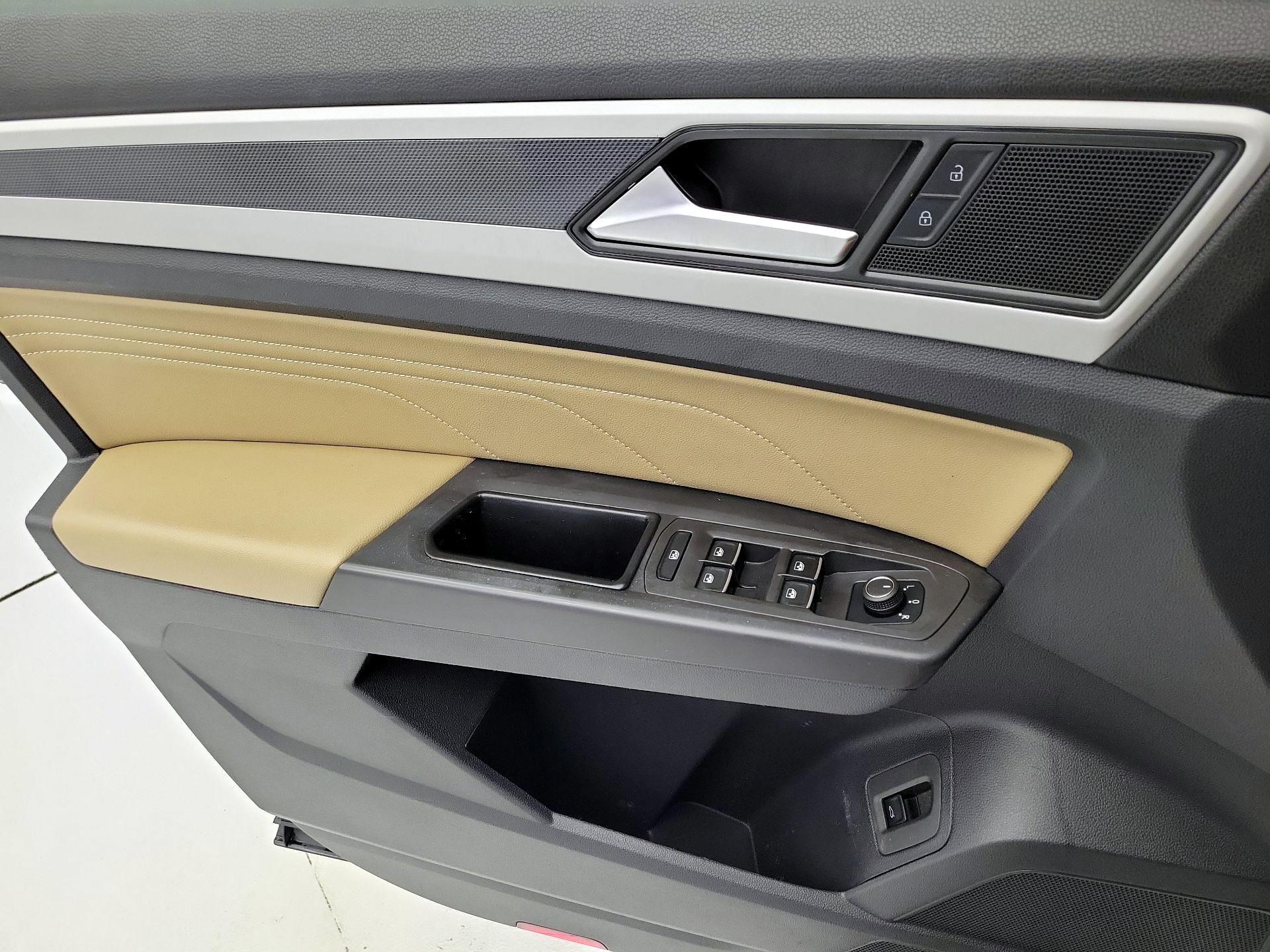 Thumbnail: 2022 Volkswagen Atlas - 12