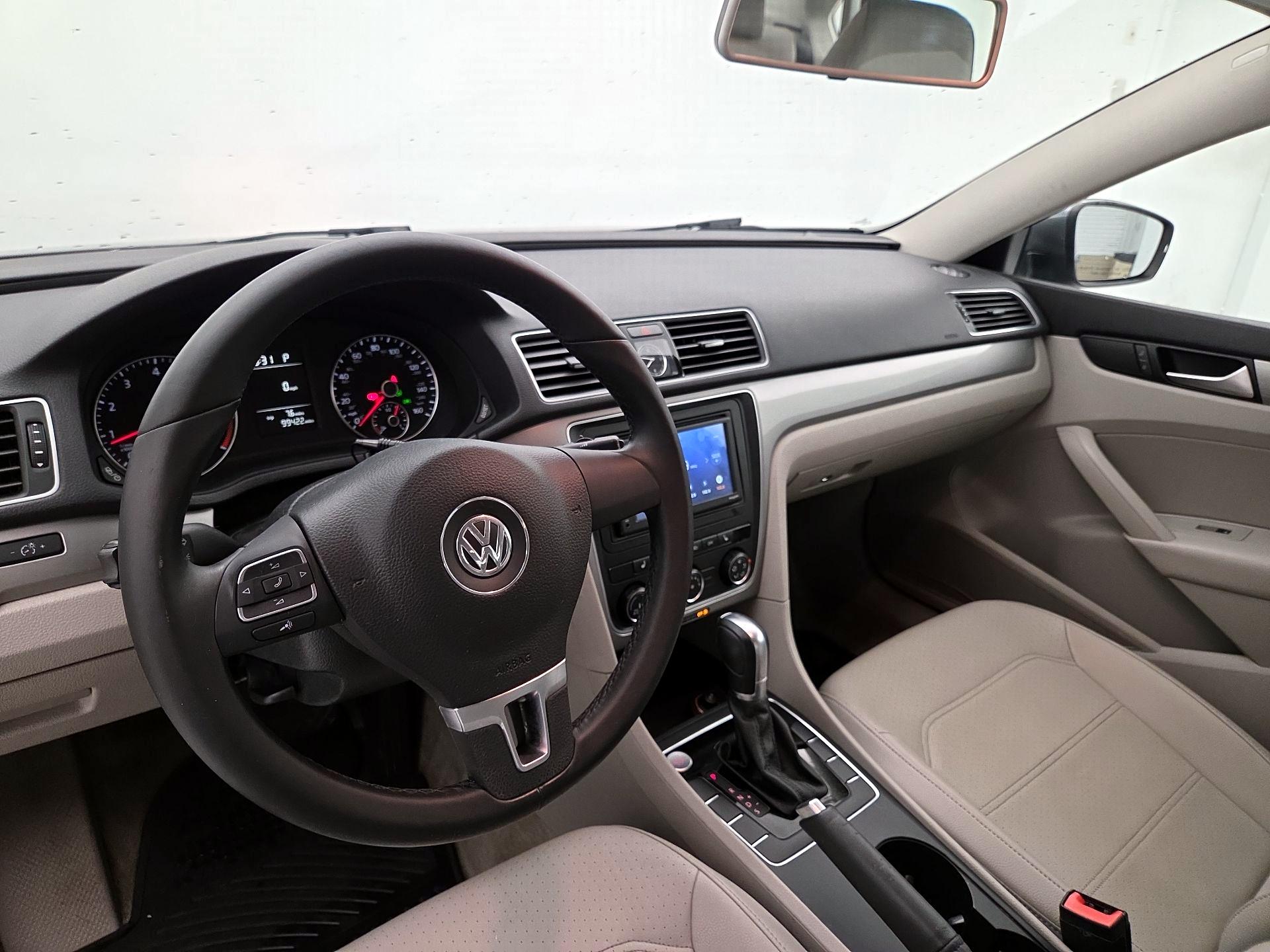 Thumbnail: 2015 Volkswagen Passat - 9
