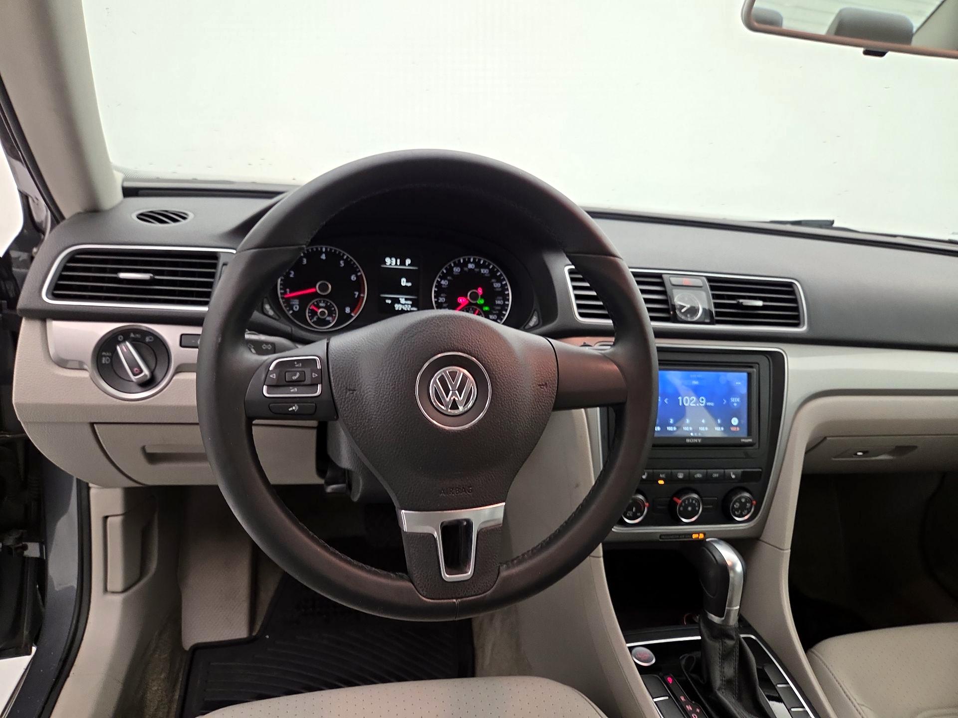 Thumbnail: 2015 Volkswagen Passat - 10