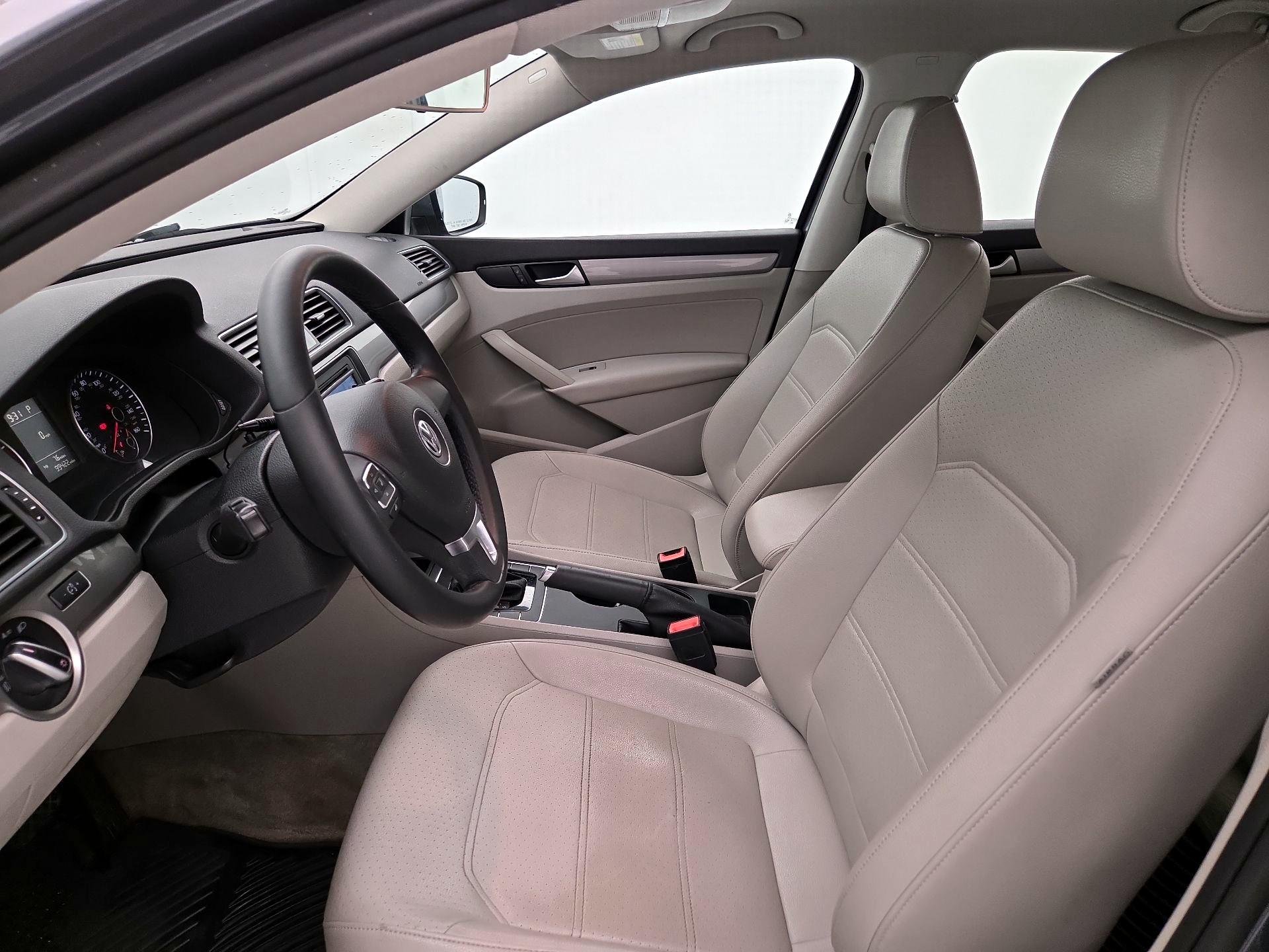 Thumbnail: 2015 Volkswagen Passat - 11