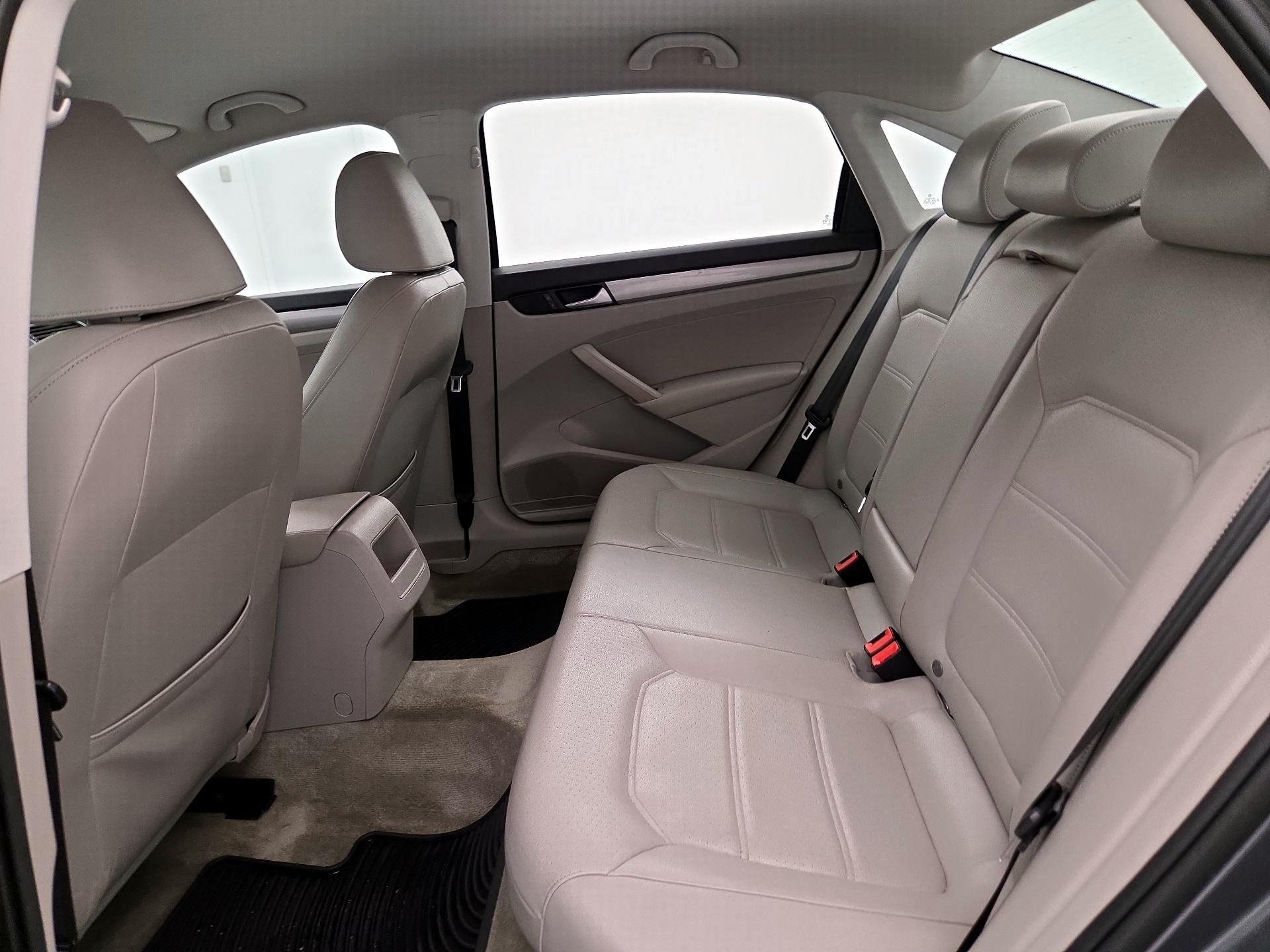 Thumbnail: 2015 Volkswagen Passat - 18