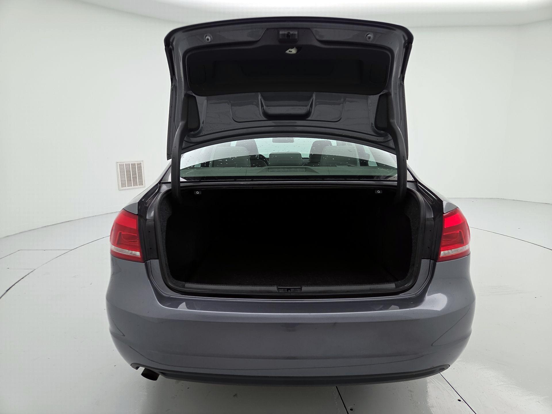 Thumbnail: 2015 Volkswagen Passat - 19