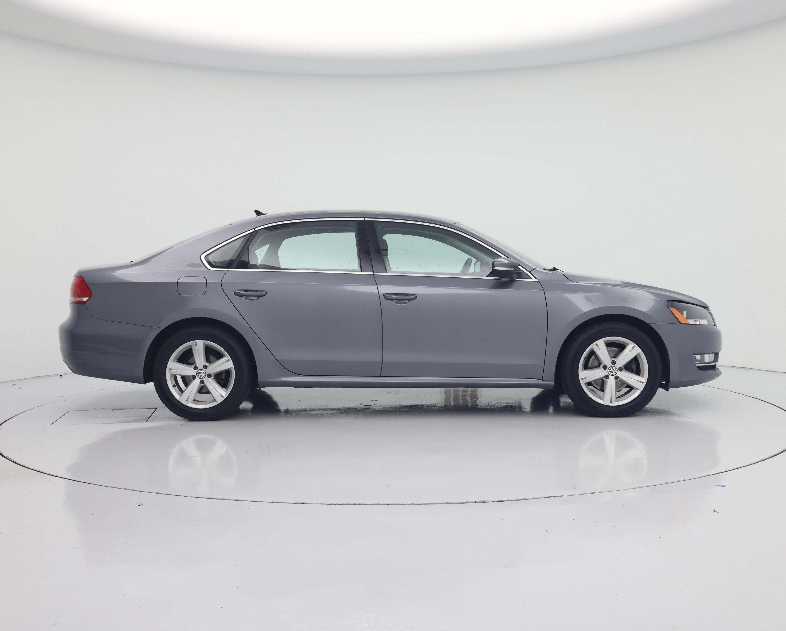 Thumbnail: 2015 Volkswagen Passat - 7