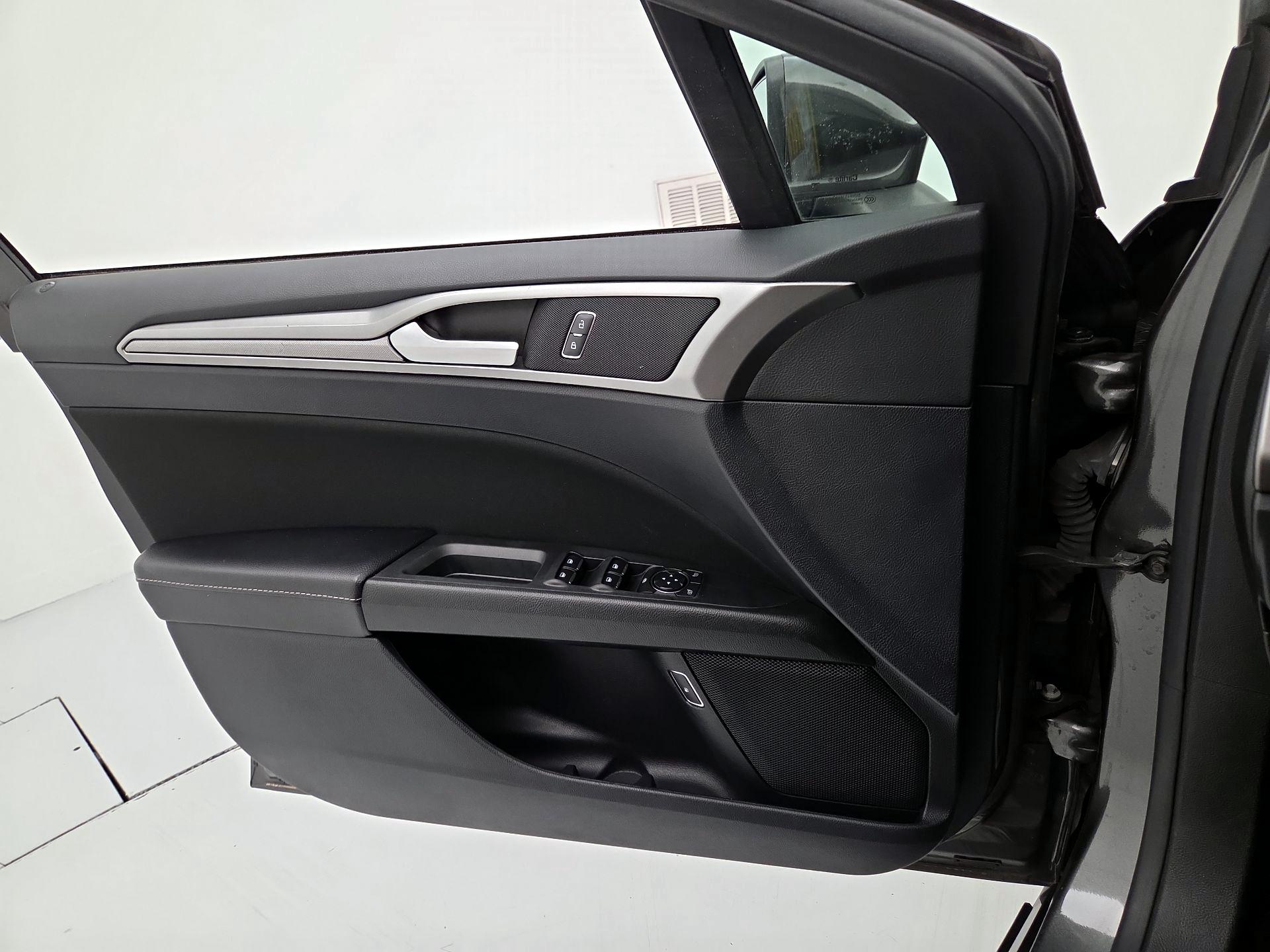 Thumbnail: 2019 Ford Fusion - 12