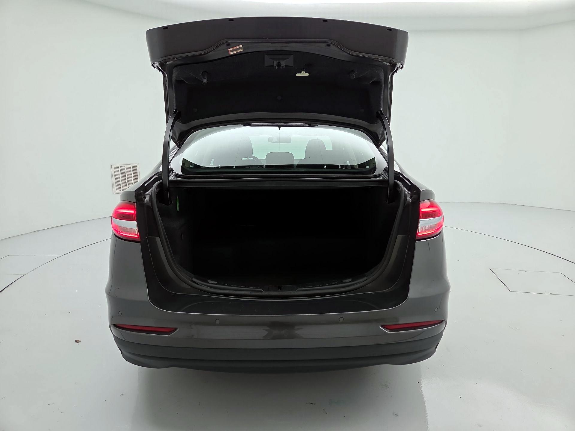 Thumbnail: 2019 Ford Fusion - 20