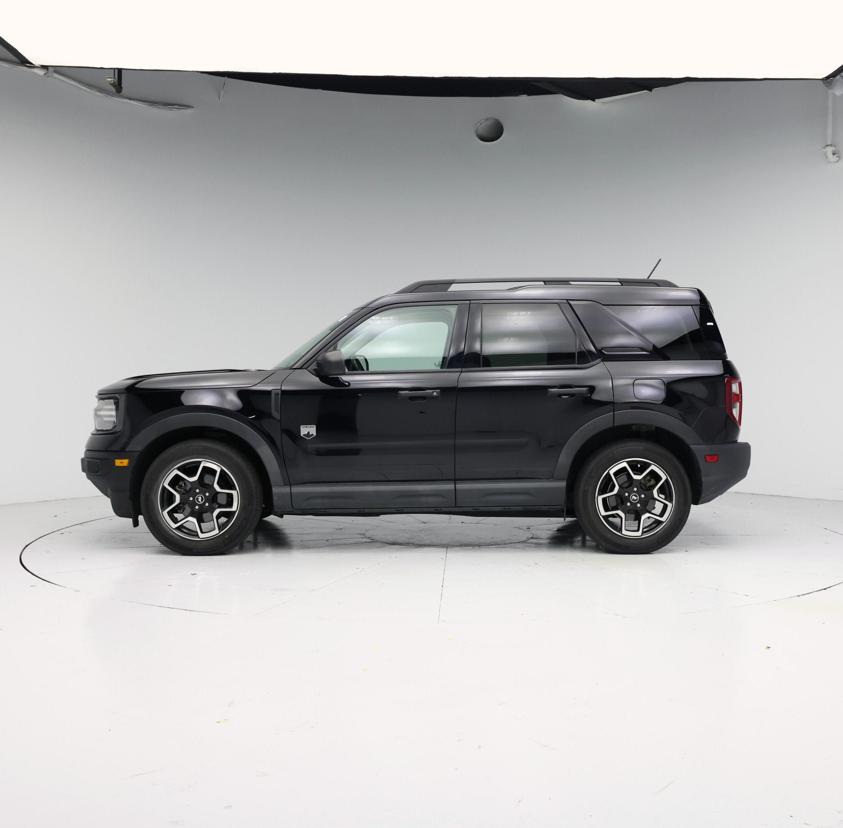 Thumbnail: 2021 Ford Bronco Sport - 3
