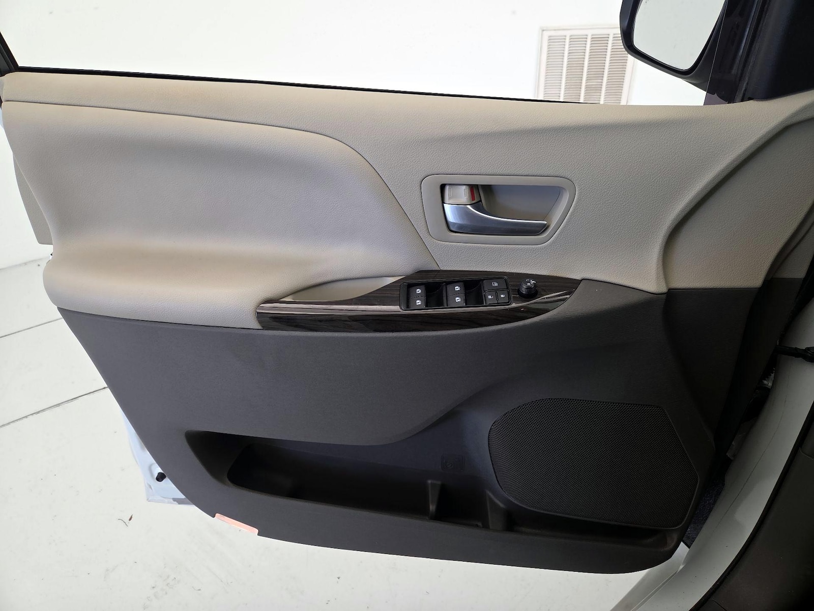 2018 Toyota Sienna XLE Premium - Photo 13