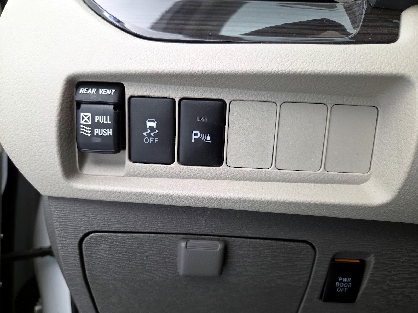 2018 Toyota Sienna XLE Premium - Photo 14