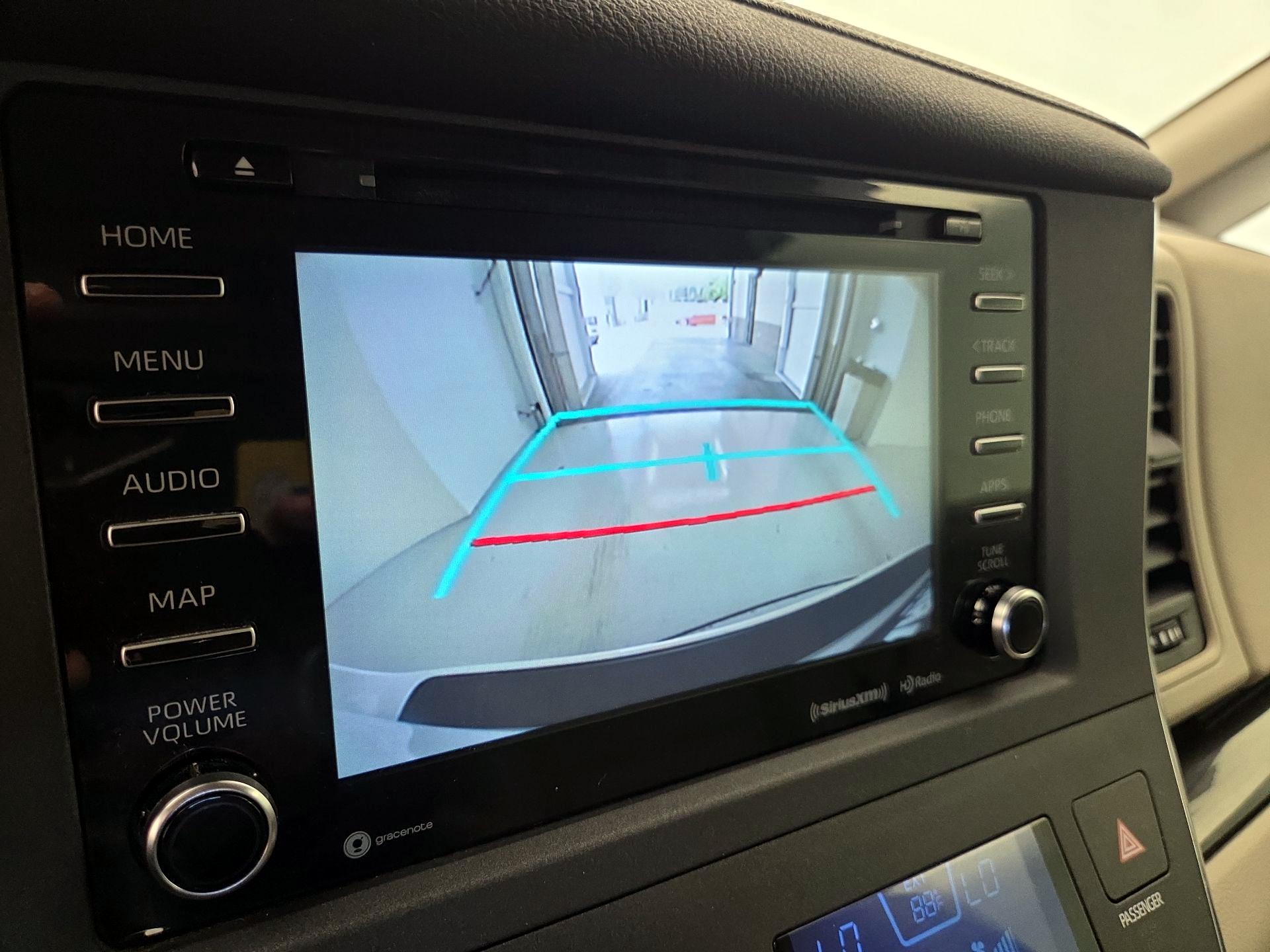 Thumbnail: 2018 Toyota Sienna - 14