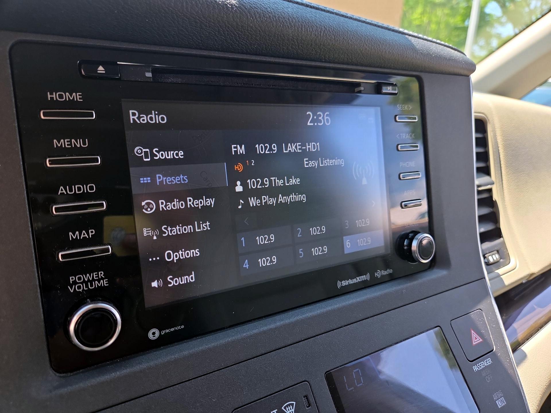 Thumbnail: 2018 Toyota Sienna - 15