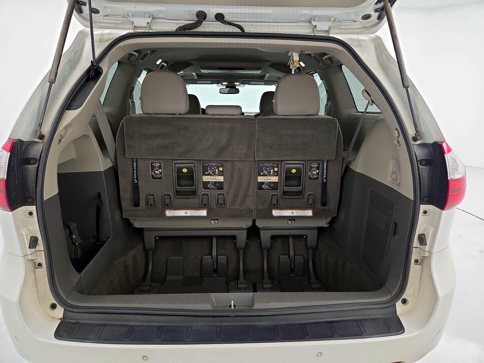 2018 Toyota Sienna XLE Premium - Photo 23