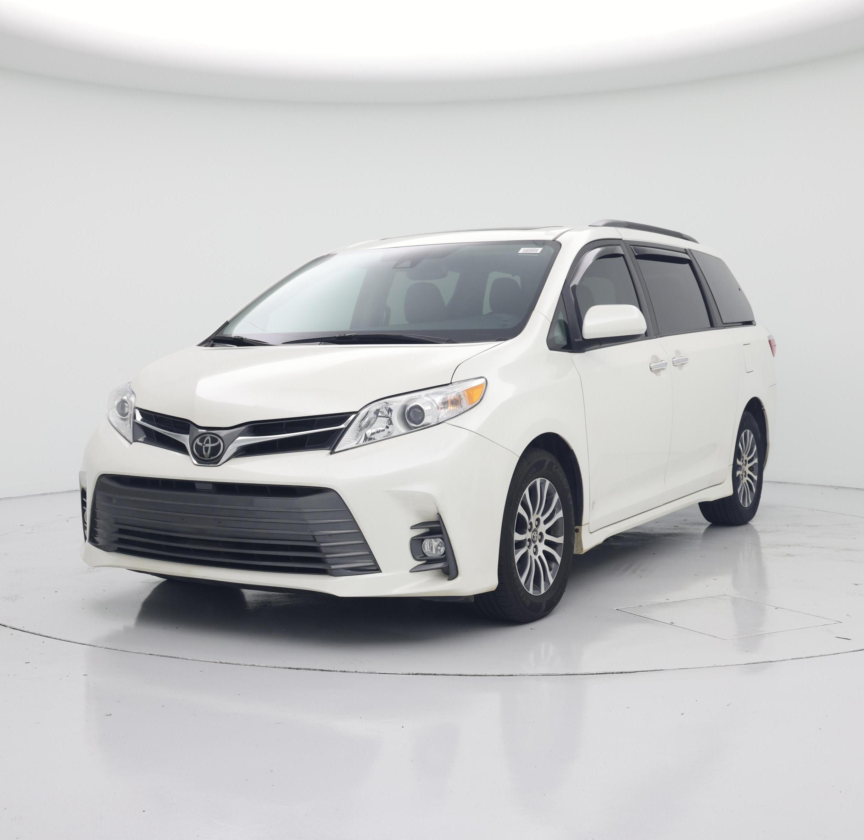 Thumbnail: 2018 Toyota Sienna - 4
