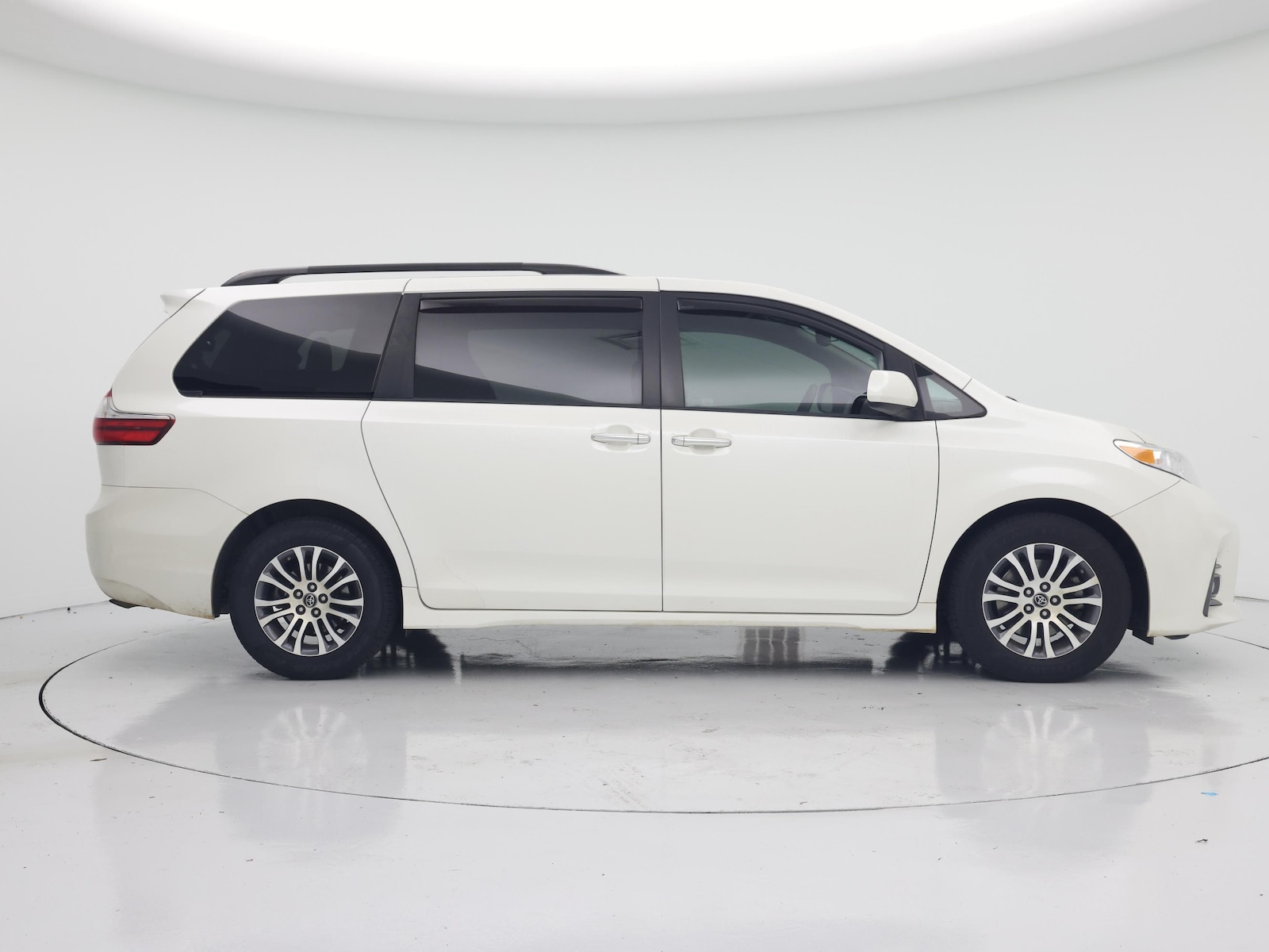 2018 Toyota Sienna XLE Premium - Photo 8