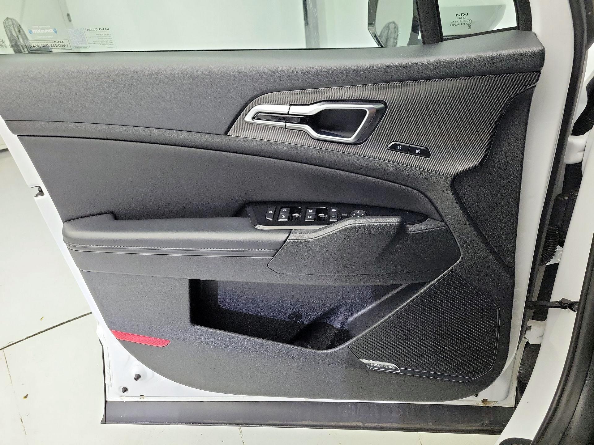 Thumbnail: 2023 Kia Sportage - 12