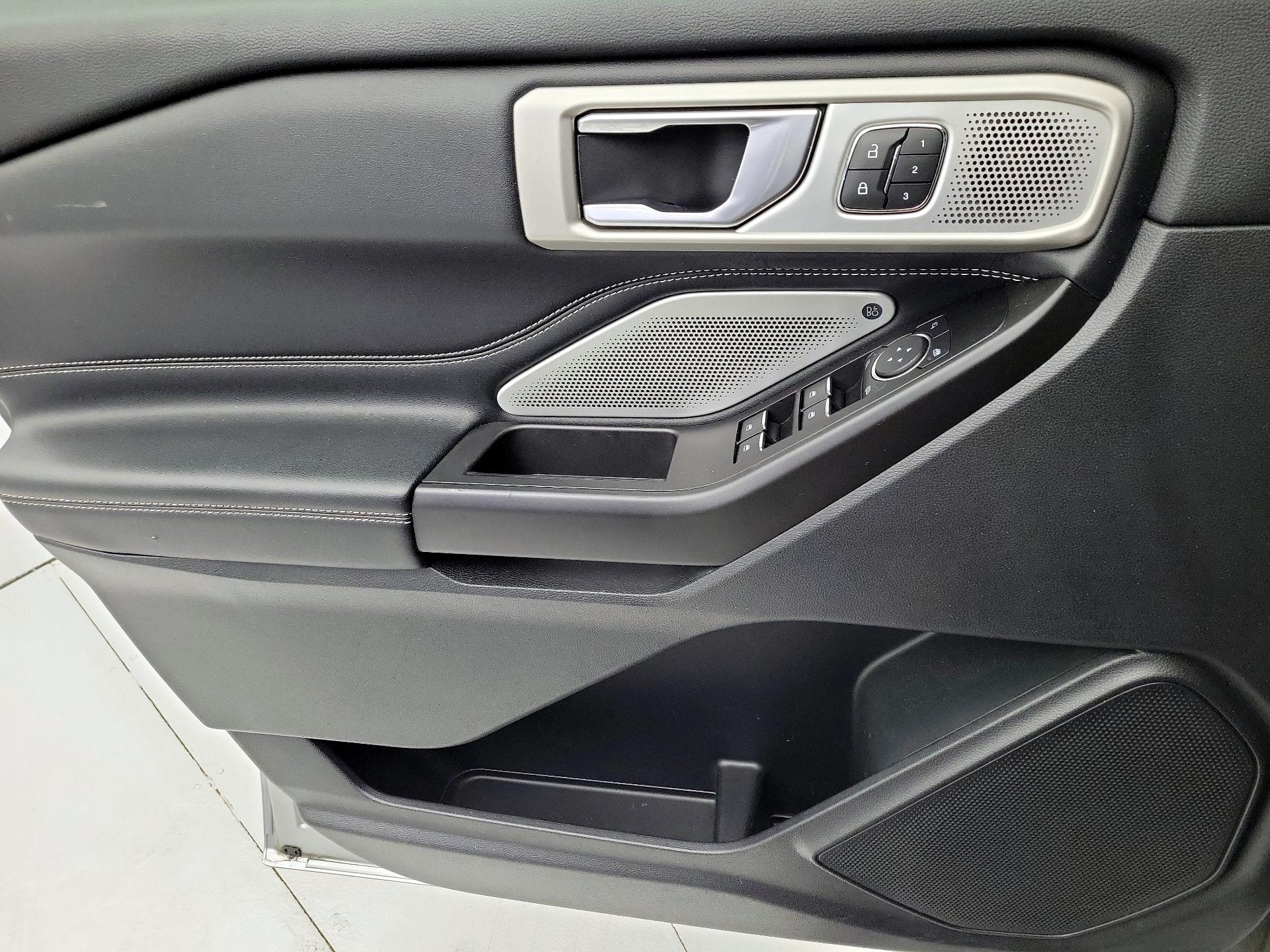 Thumbnail: 2020 Ford Explorer - 12