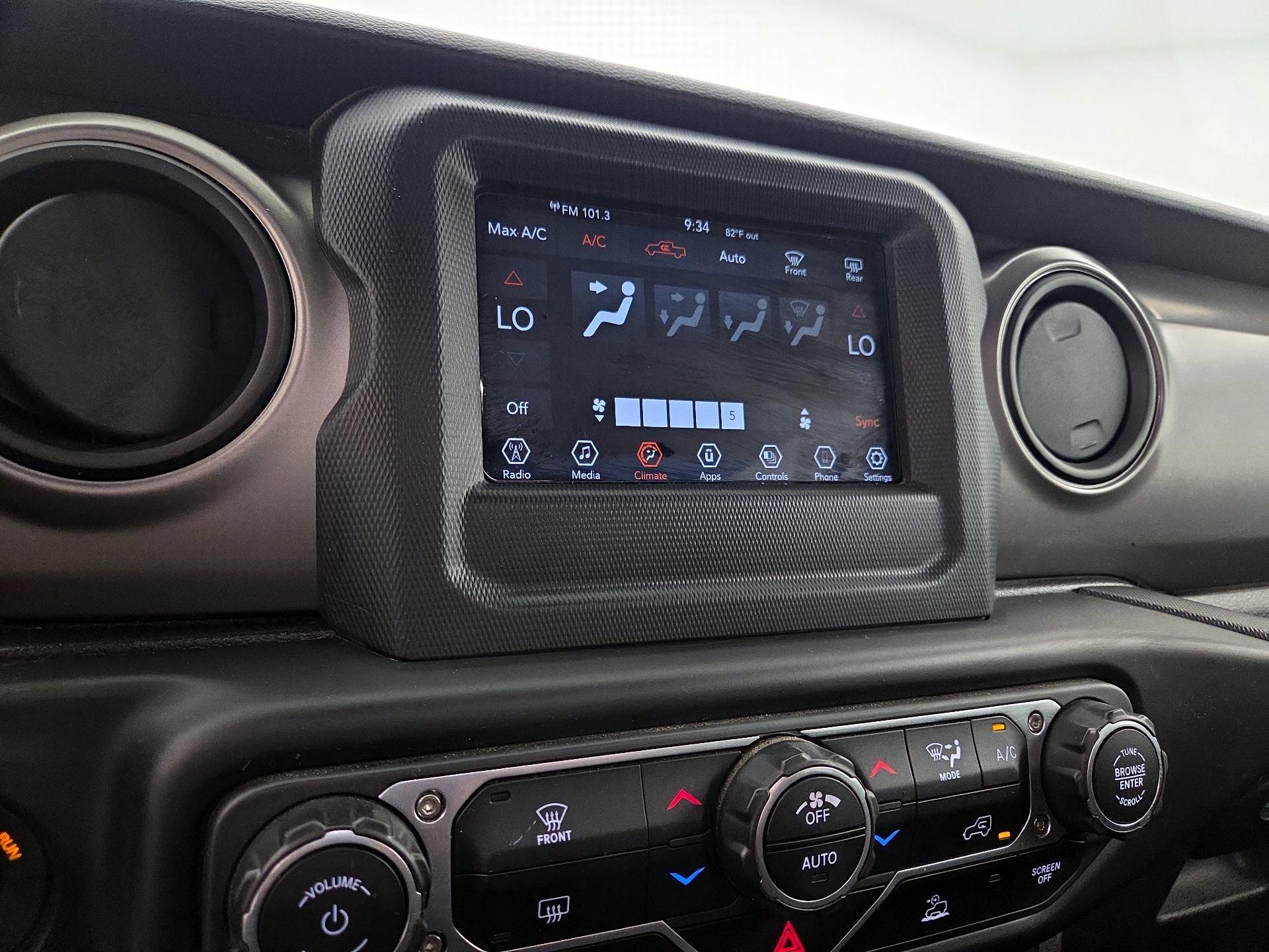 Thumbnail: 2021 Jeep Gladiator - 16