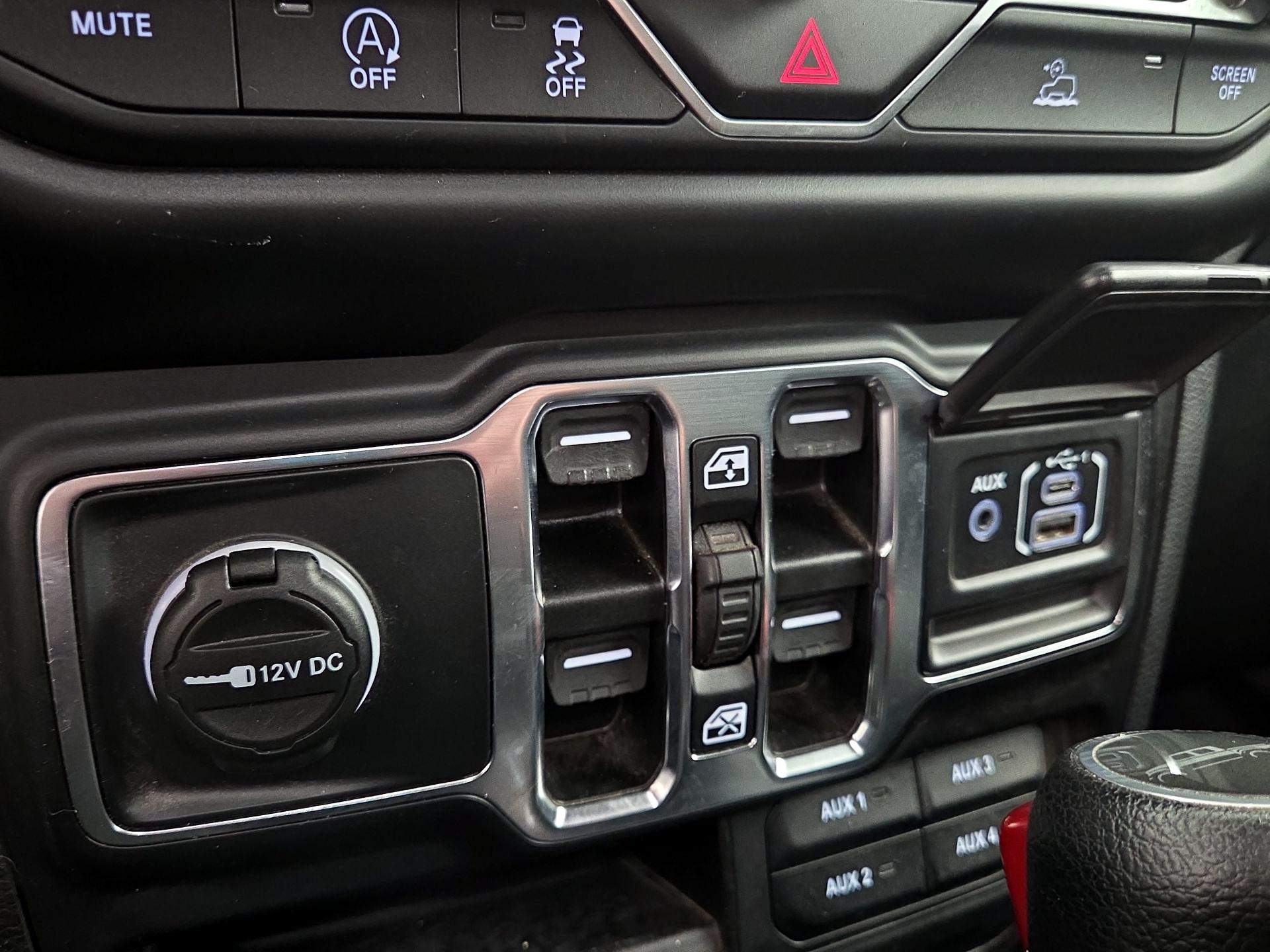 Thumbnail: 2021 Jeep Gladiator - 18