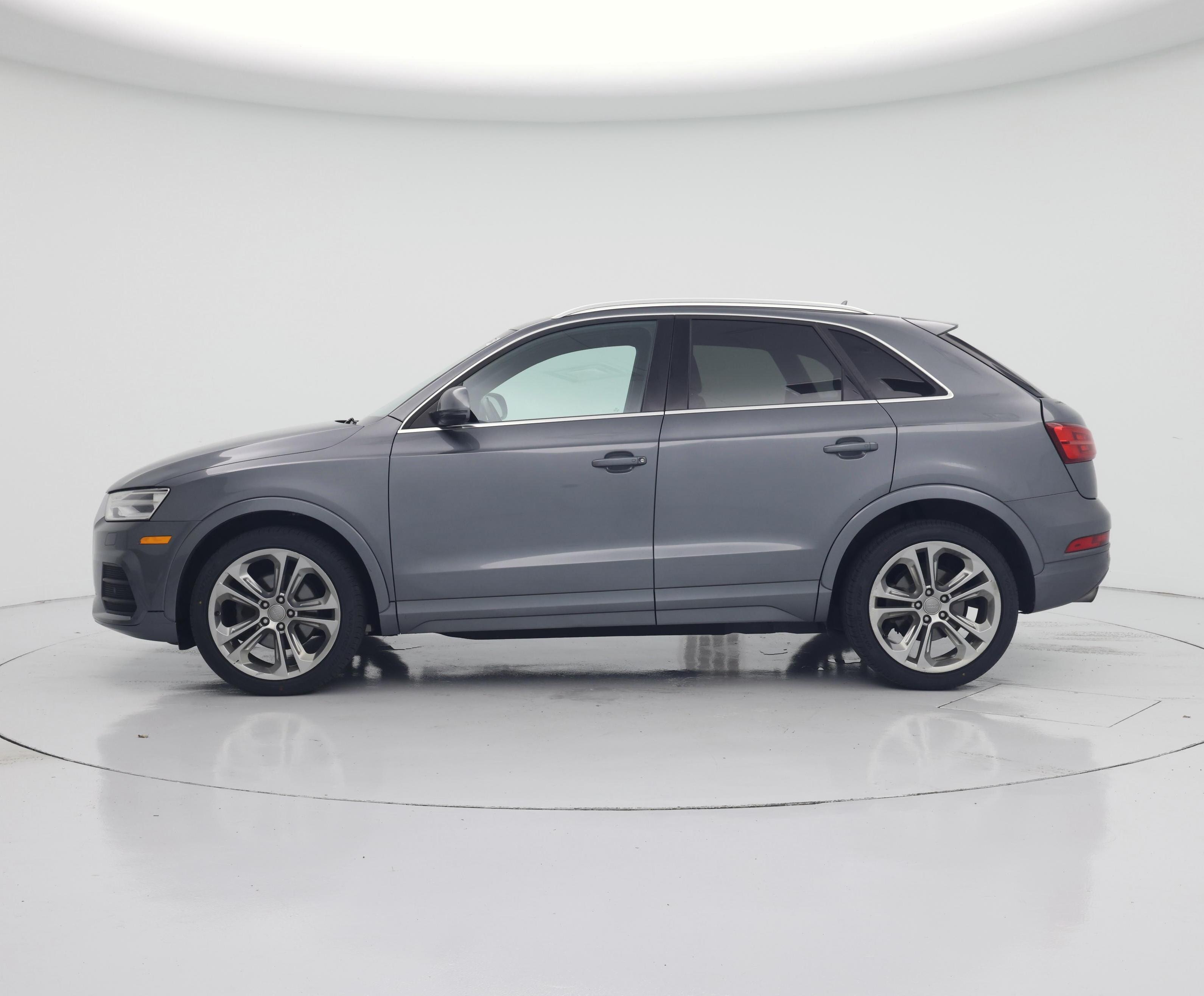 Thumbnail: 2017 Audi Q3 - 3