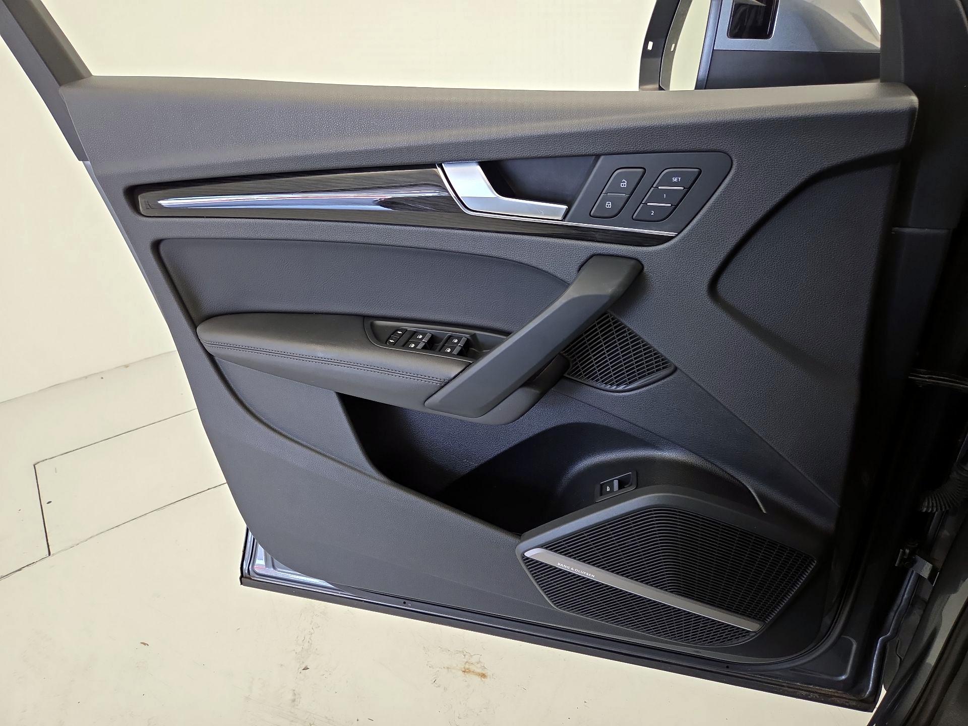 Thumbnail: 2020 Audi Q5 - 12