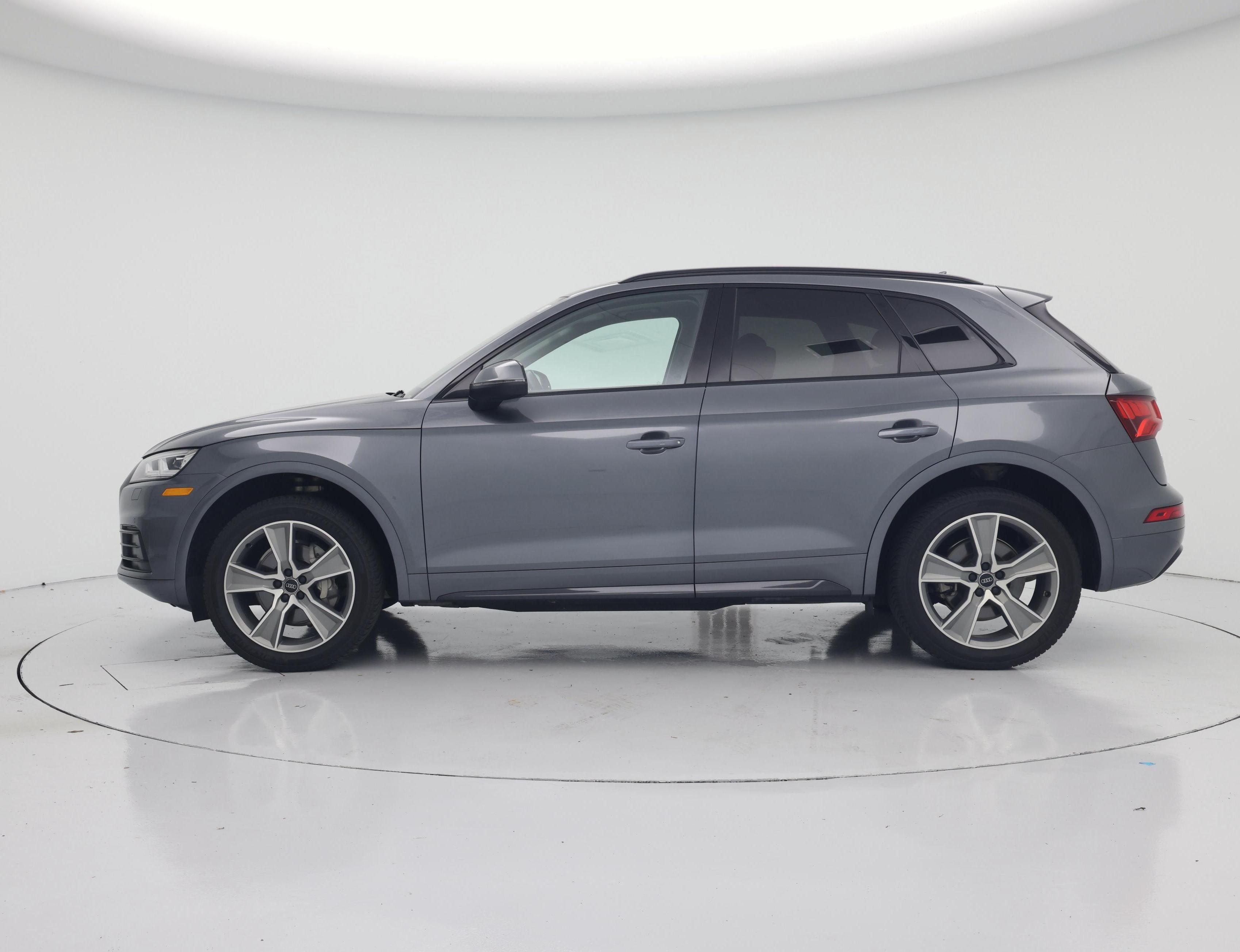 Thumbnail: 2020 Audi Q5 - 3