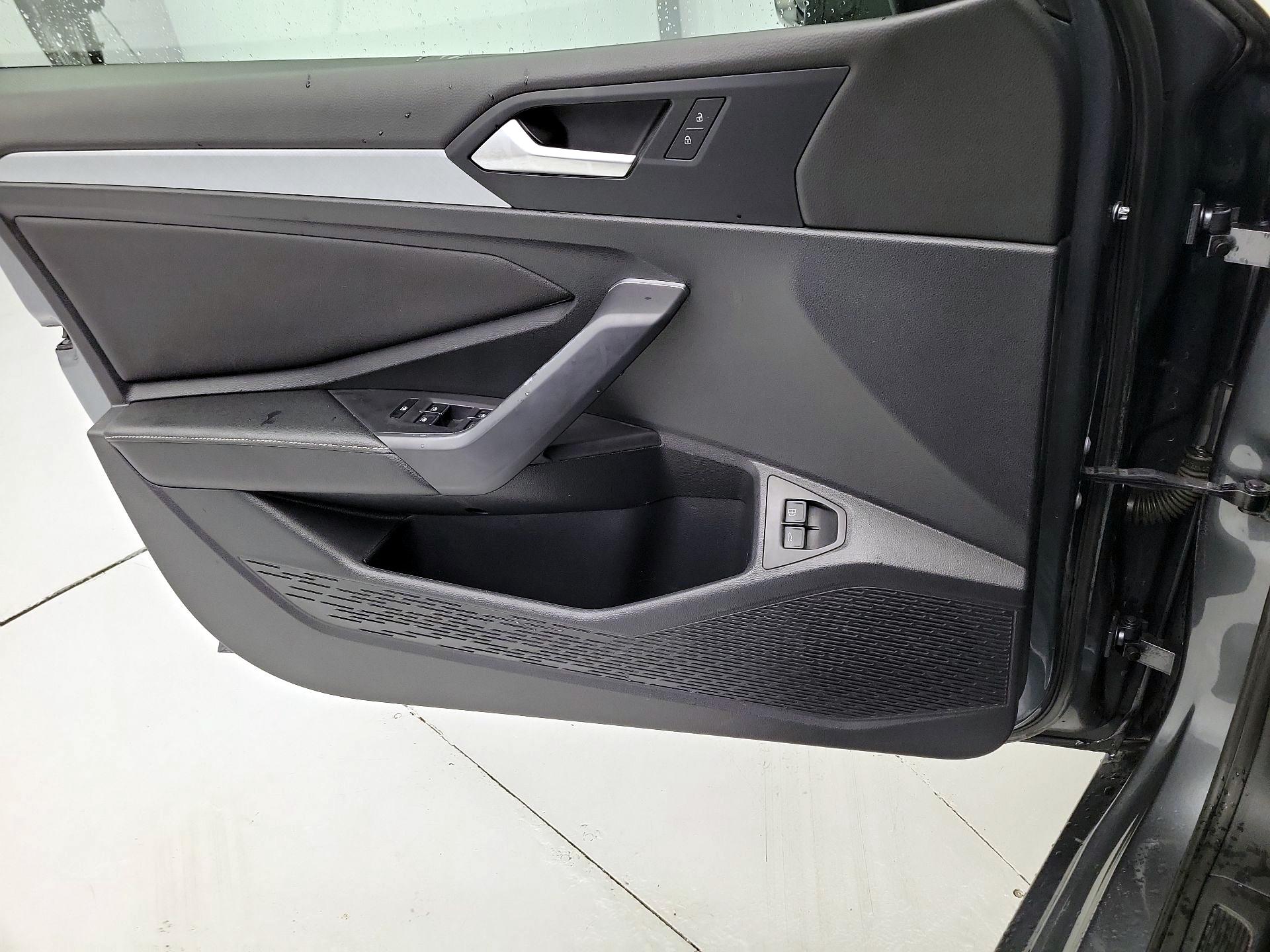 Thumbnail: 2022 Volkswagen Jetta - 12