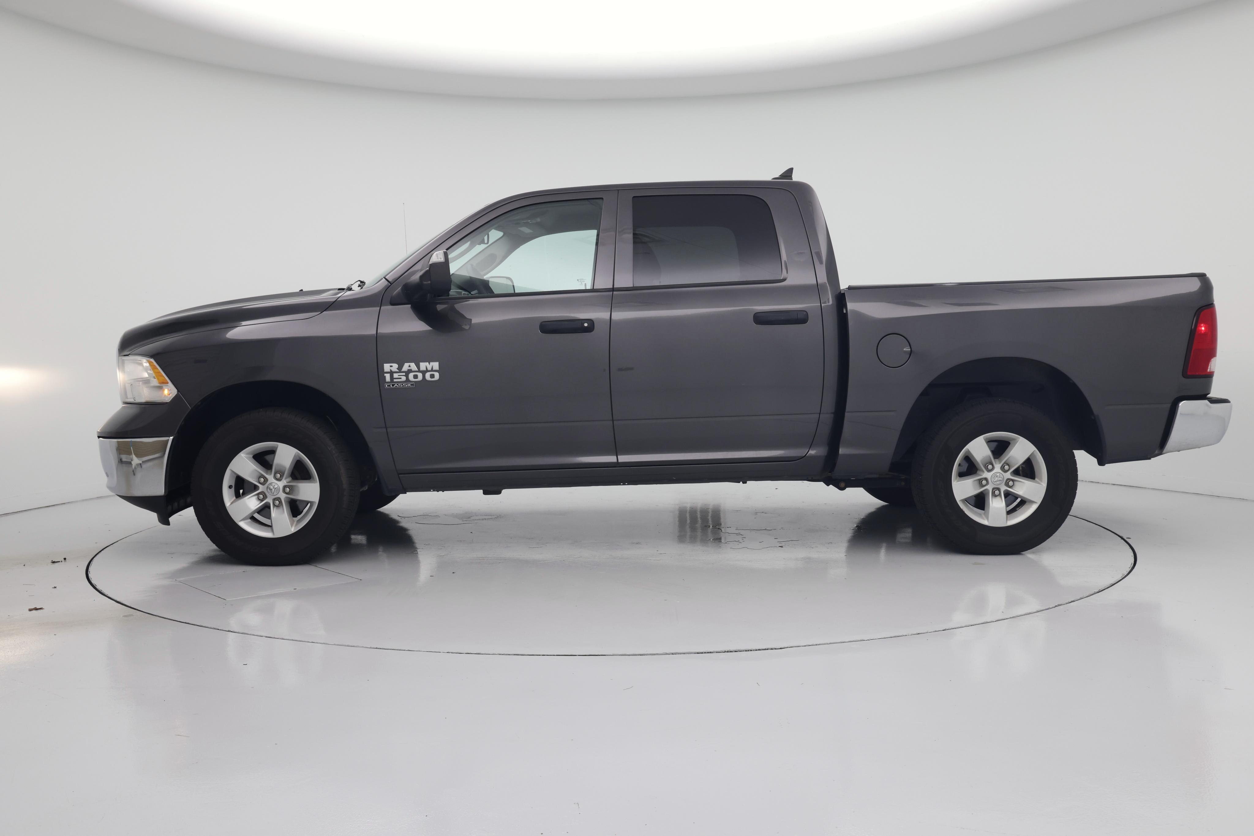 Thumbnail: 2022 RAM 1500 Classic - 3