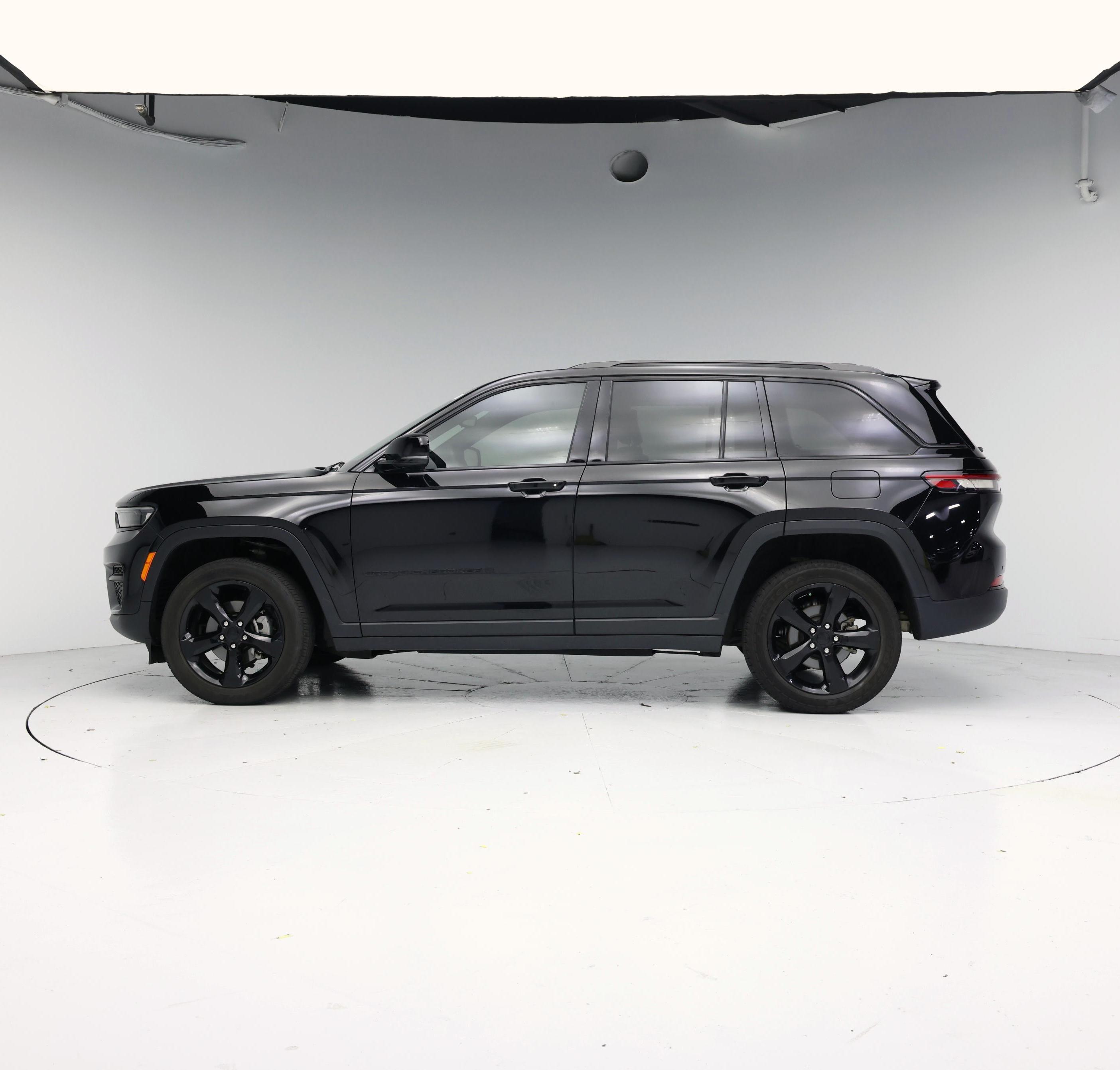 Thumbnail: 2024 Jeep Grand Cherokee - 3