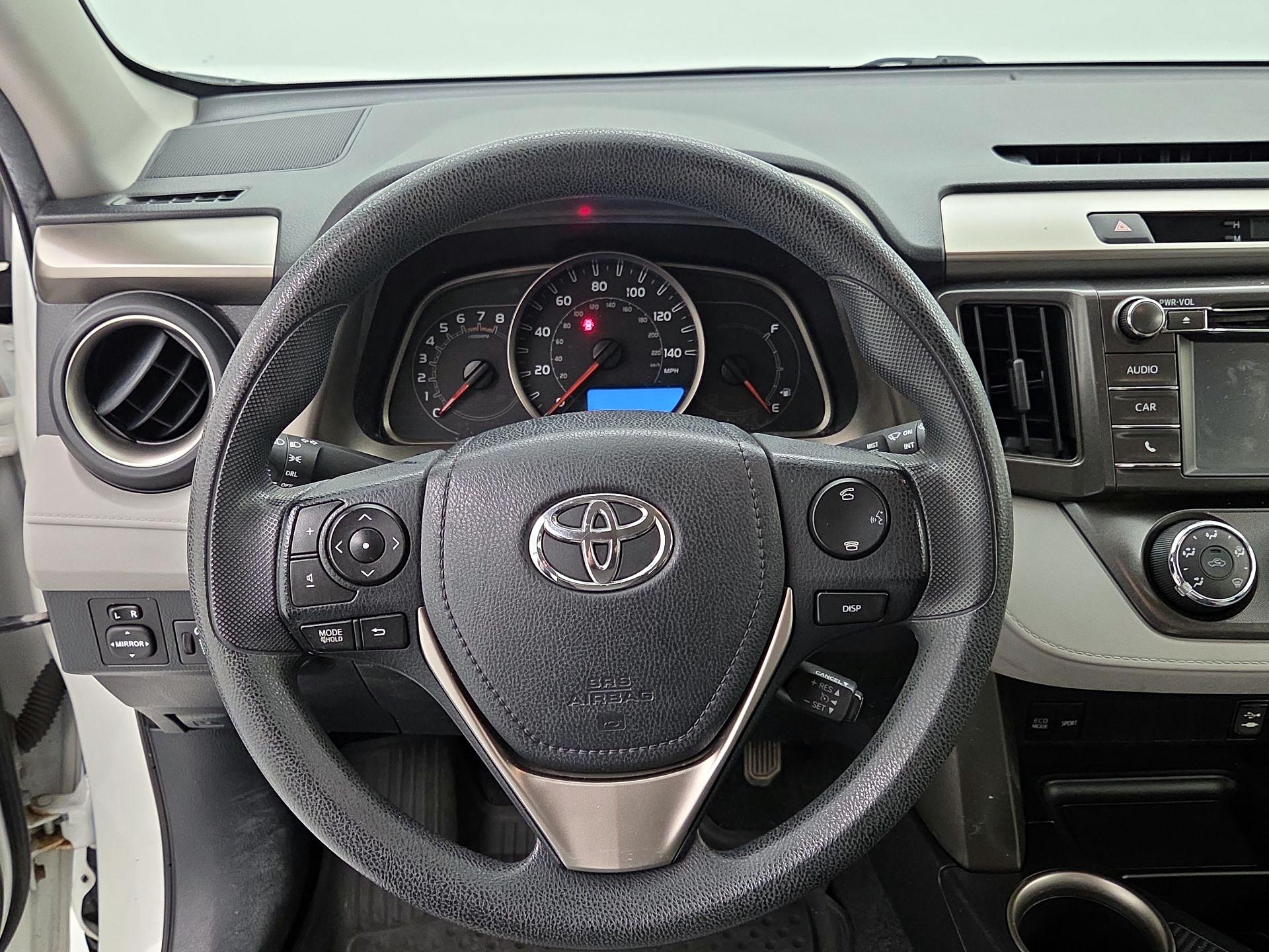 Thumbnail: 2015 Toyota RAV4 - 10