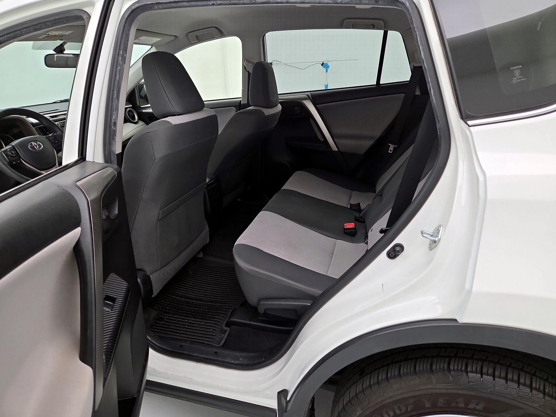 Thumbnail: 2015 Toyota RAV4 - 19