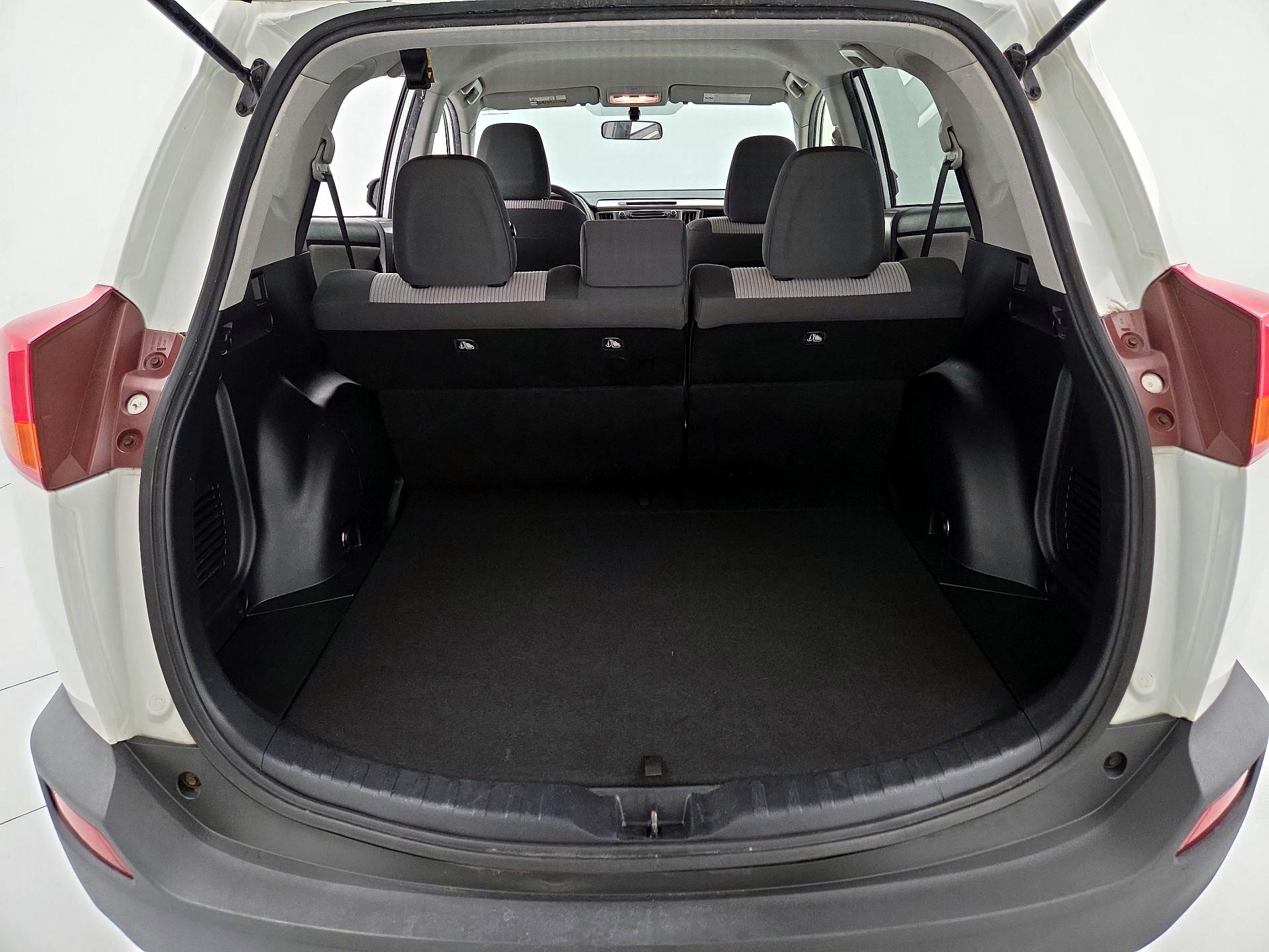 Thumbnail: 2015 Toyota RAV4 - 20