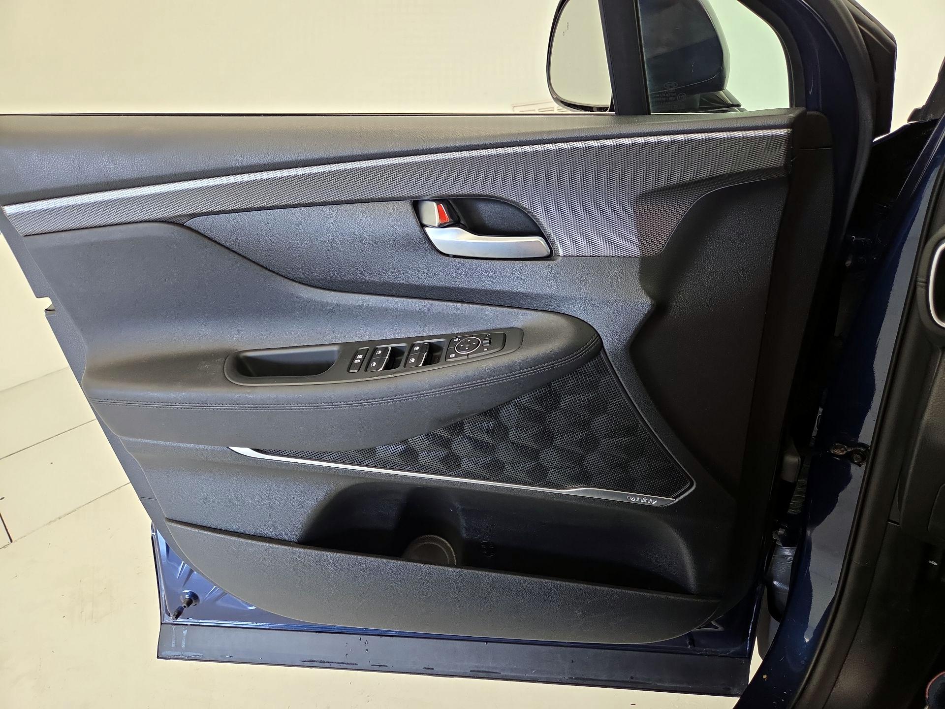 Thumbnail: 2019 Hyundai Santa Fe - 12