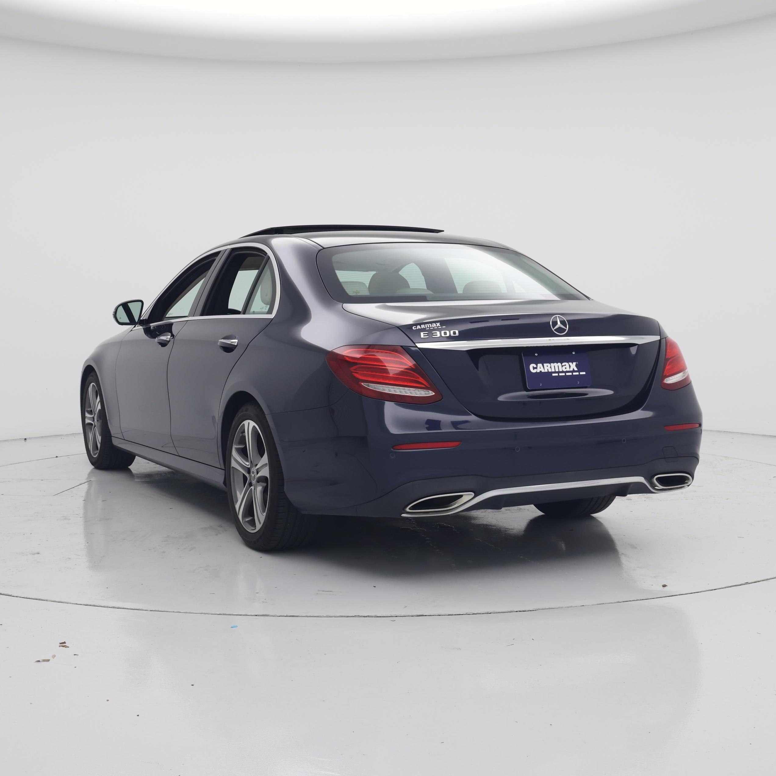 Thumbnail: 2018 Mercedes-Benz E-Class - 2