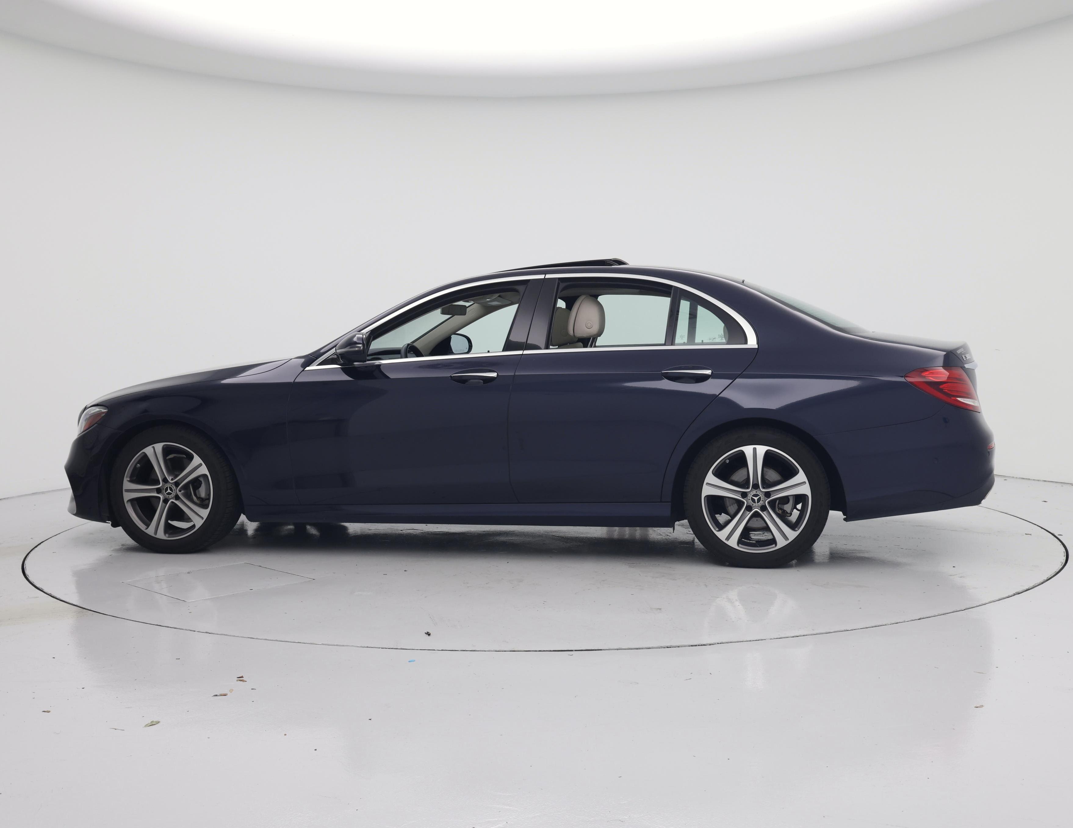 Thumbnail: 2018 Mercedes-Benz E-Class - 3